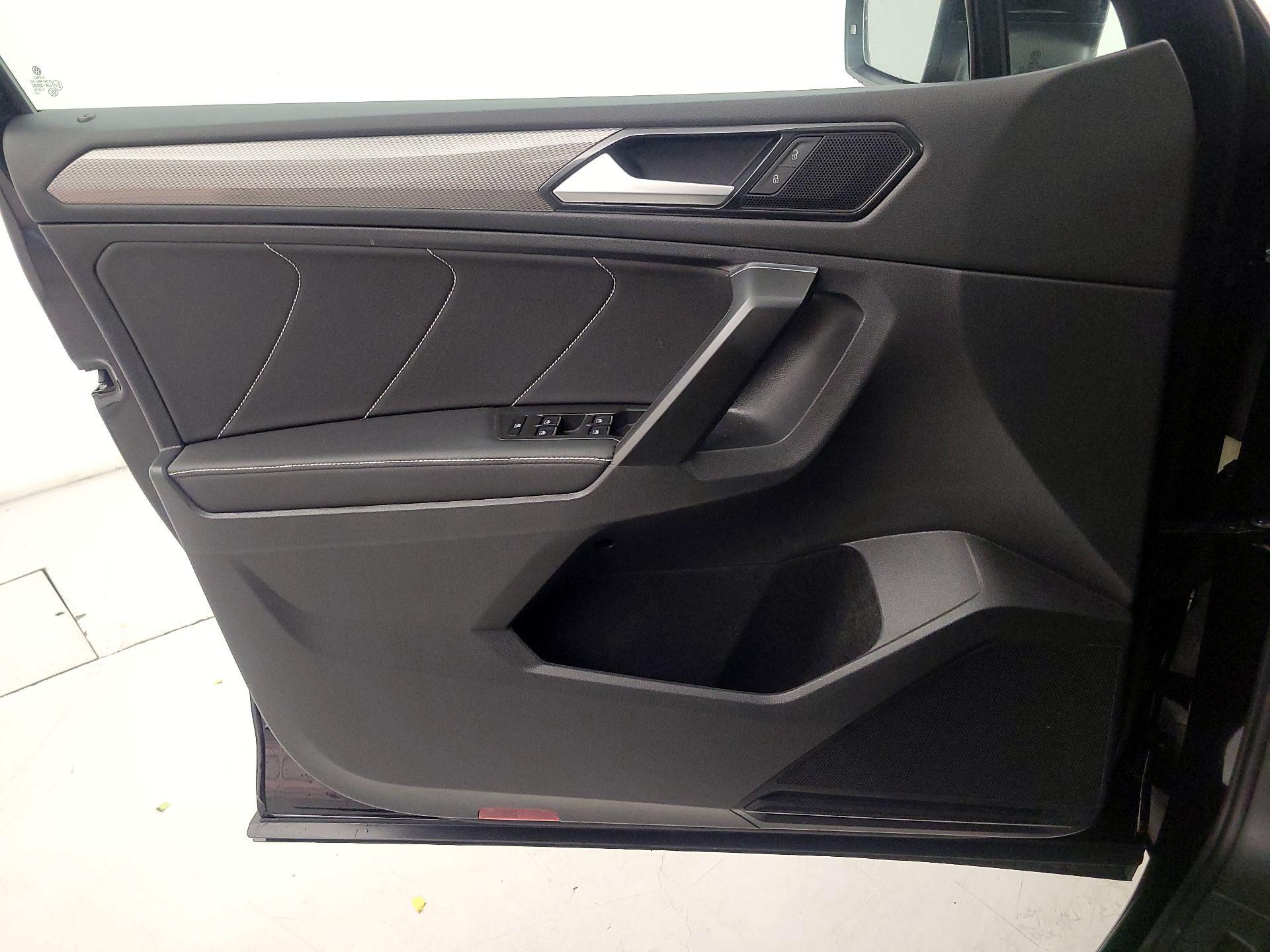 Thumbnail: 2022 Volkswagen Tiguan - 12