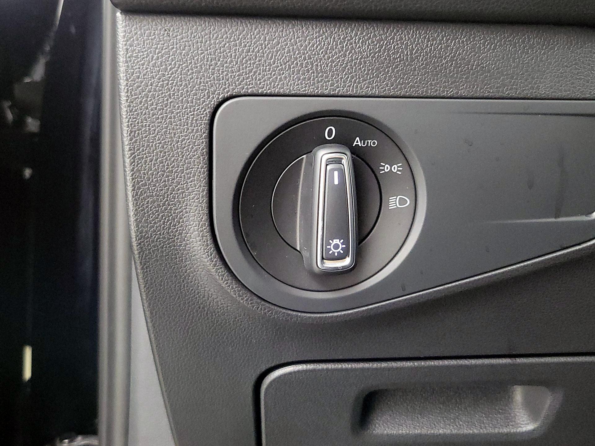 Thumbnail: 2022 Volkswagen Tiguan - 13