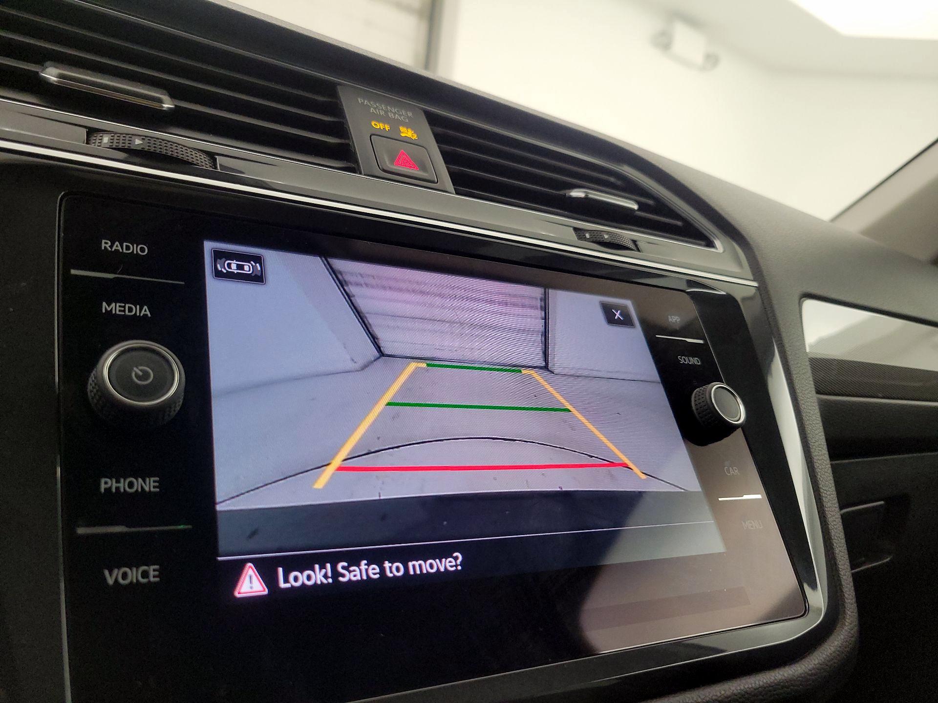 Thumbnail: 2022 Volkswagen Tiguan - 14