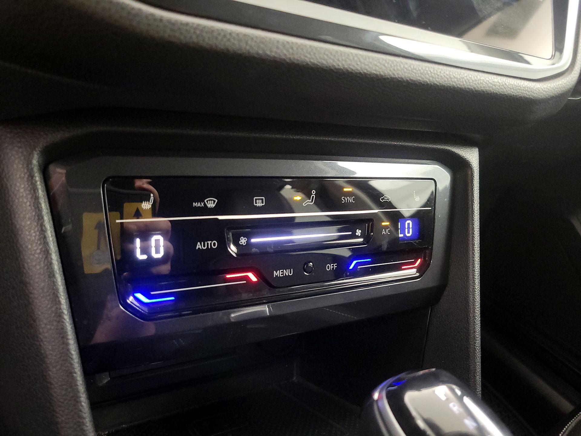 Thumbnail: 2022 Volkswagen Tiguan - 16