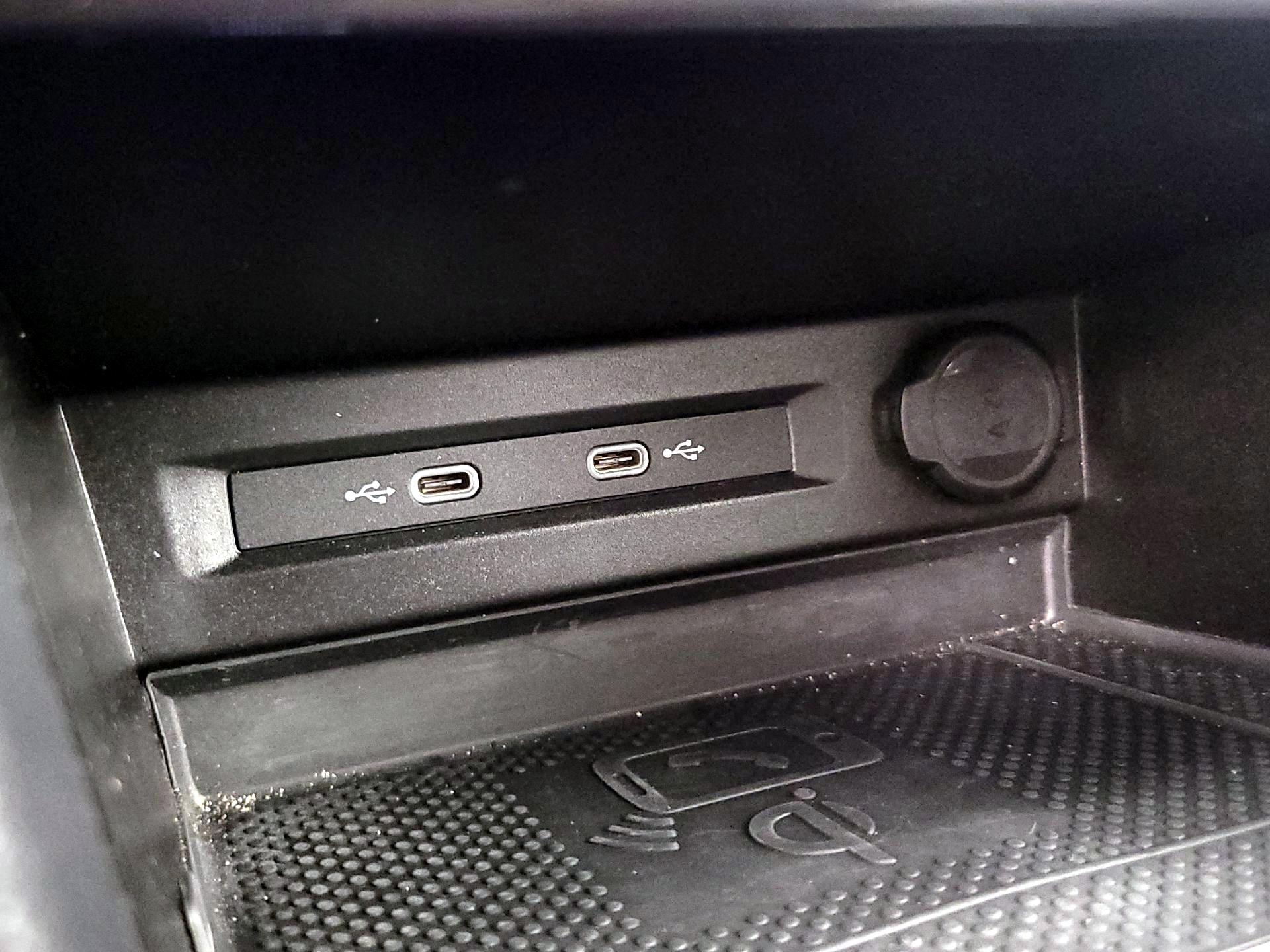 Thumbnail: 2022 Volkswagen Tiguan - 18