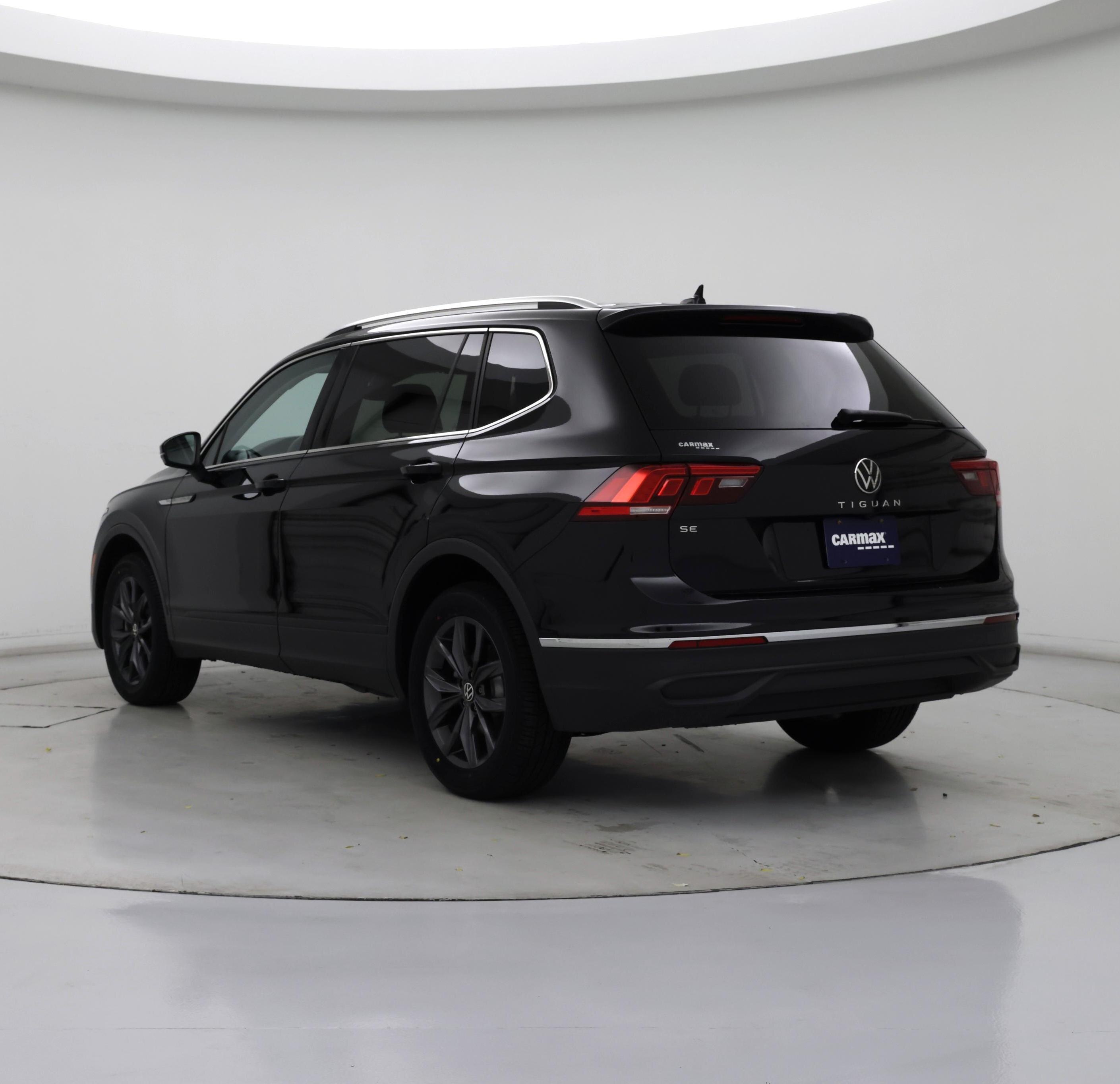 Thumbnail: 2022 Volkswagen Tiguan - 2