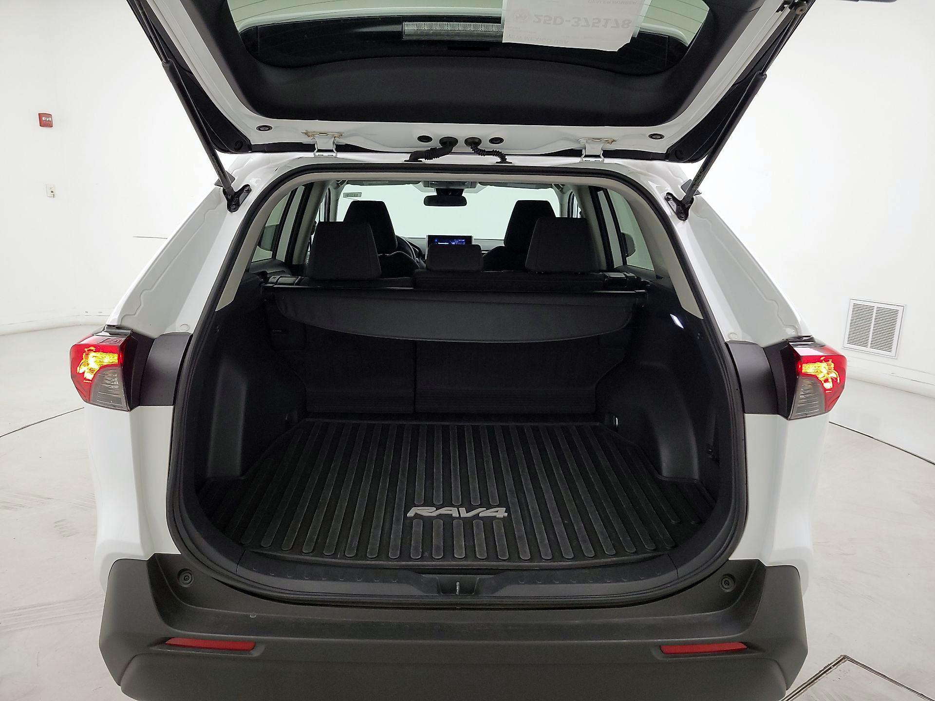 Thumbnail: 2023 Toyota RAV4 - 19