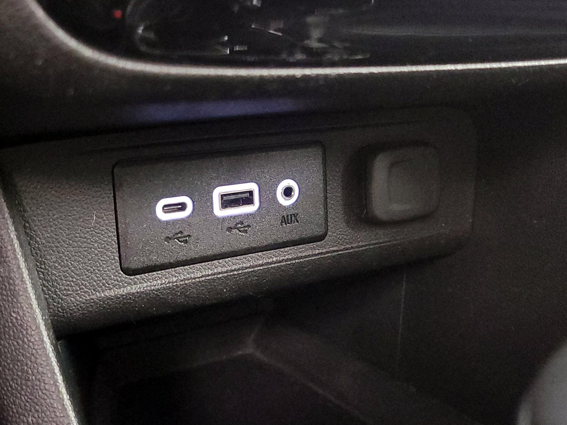 Thumbnail: 2022 Buick Encore GX - 18