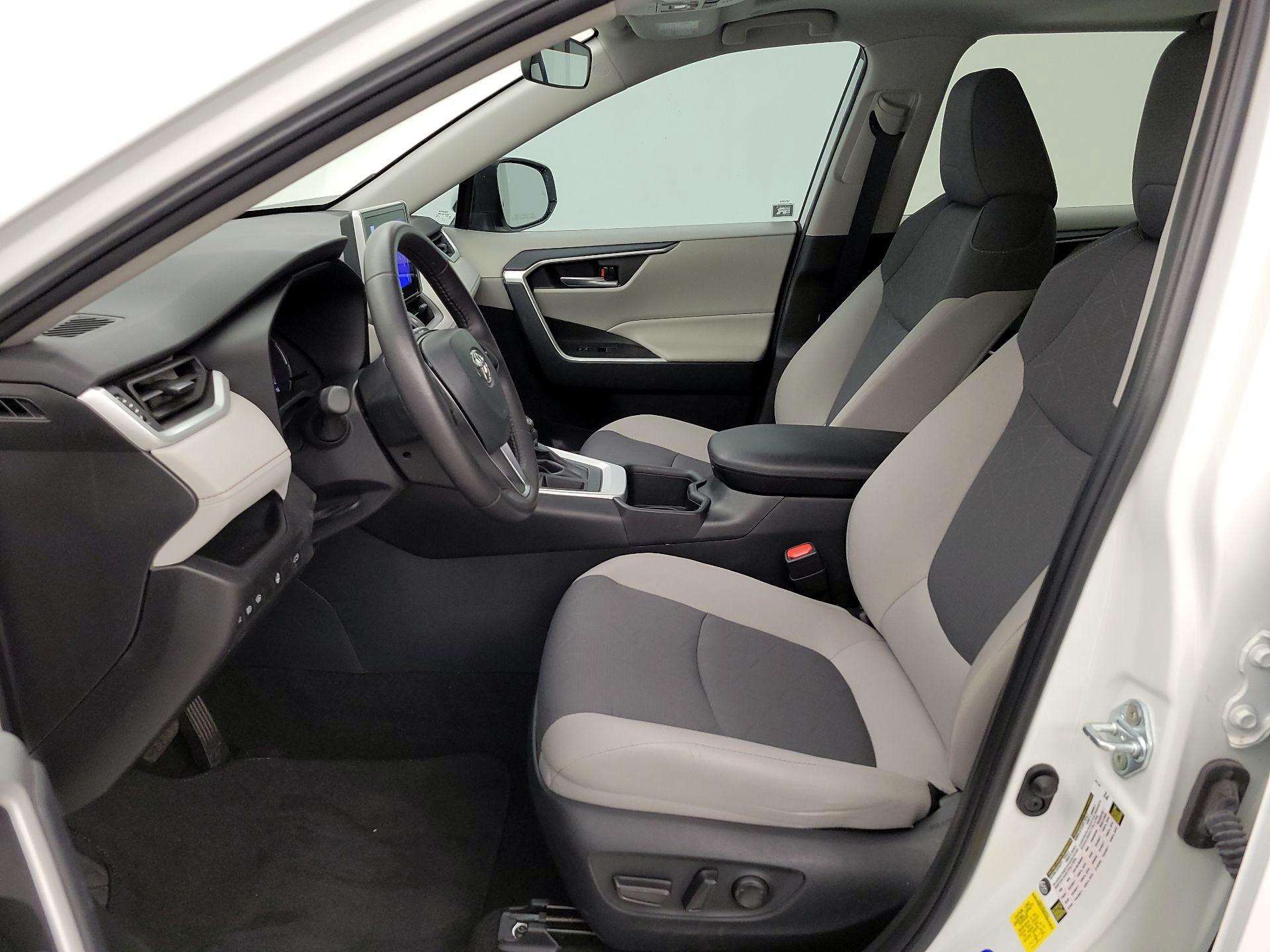 Thumbnail: 2024 Toyota RAV4 - 11