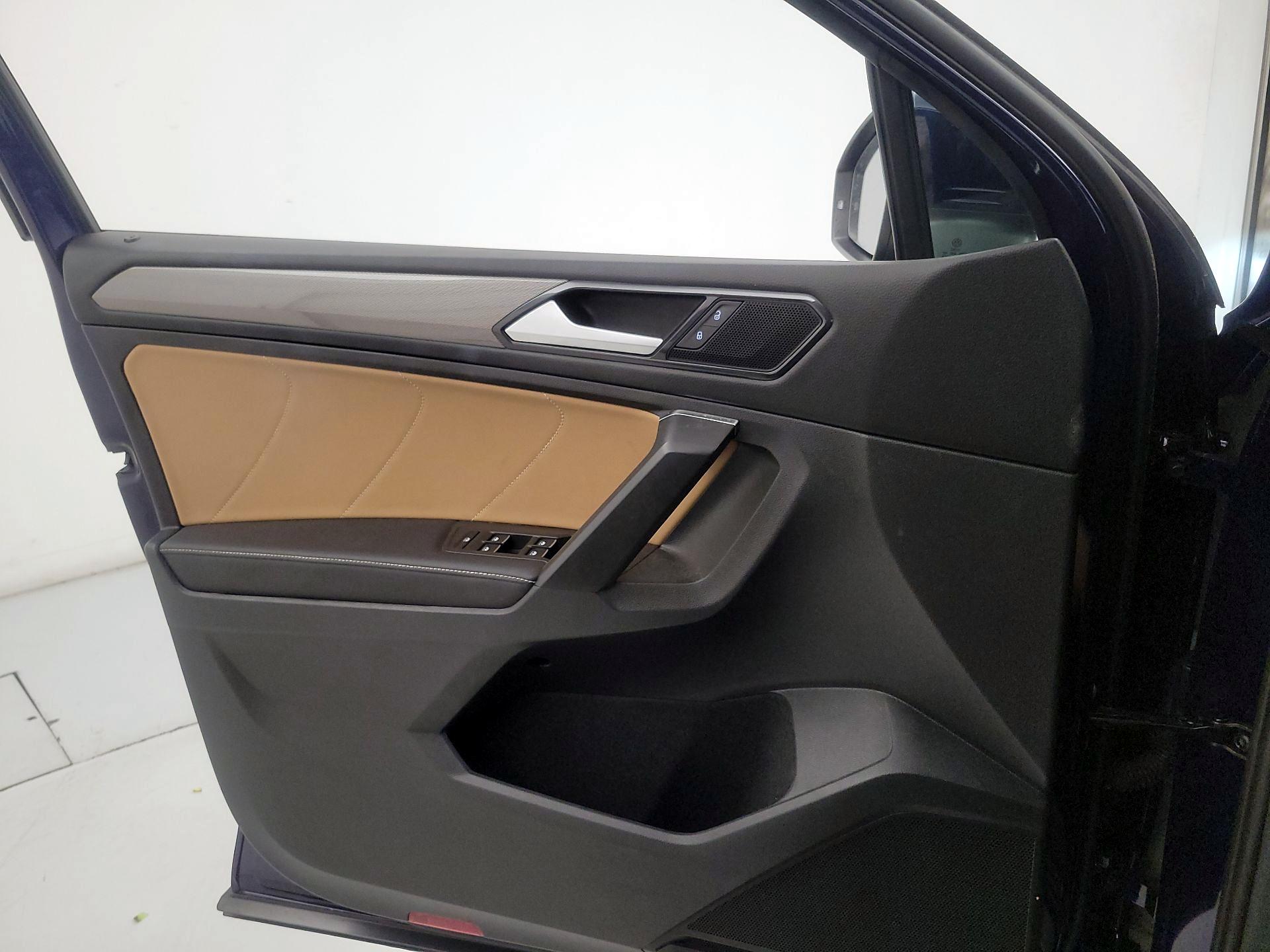 Thumbnail: 2022 Volkswagen Tiguan - 12