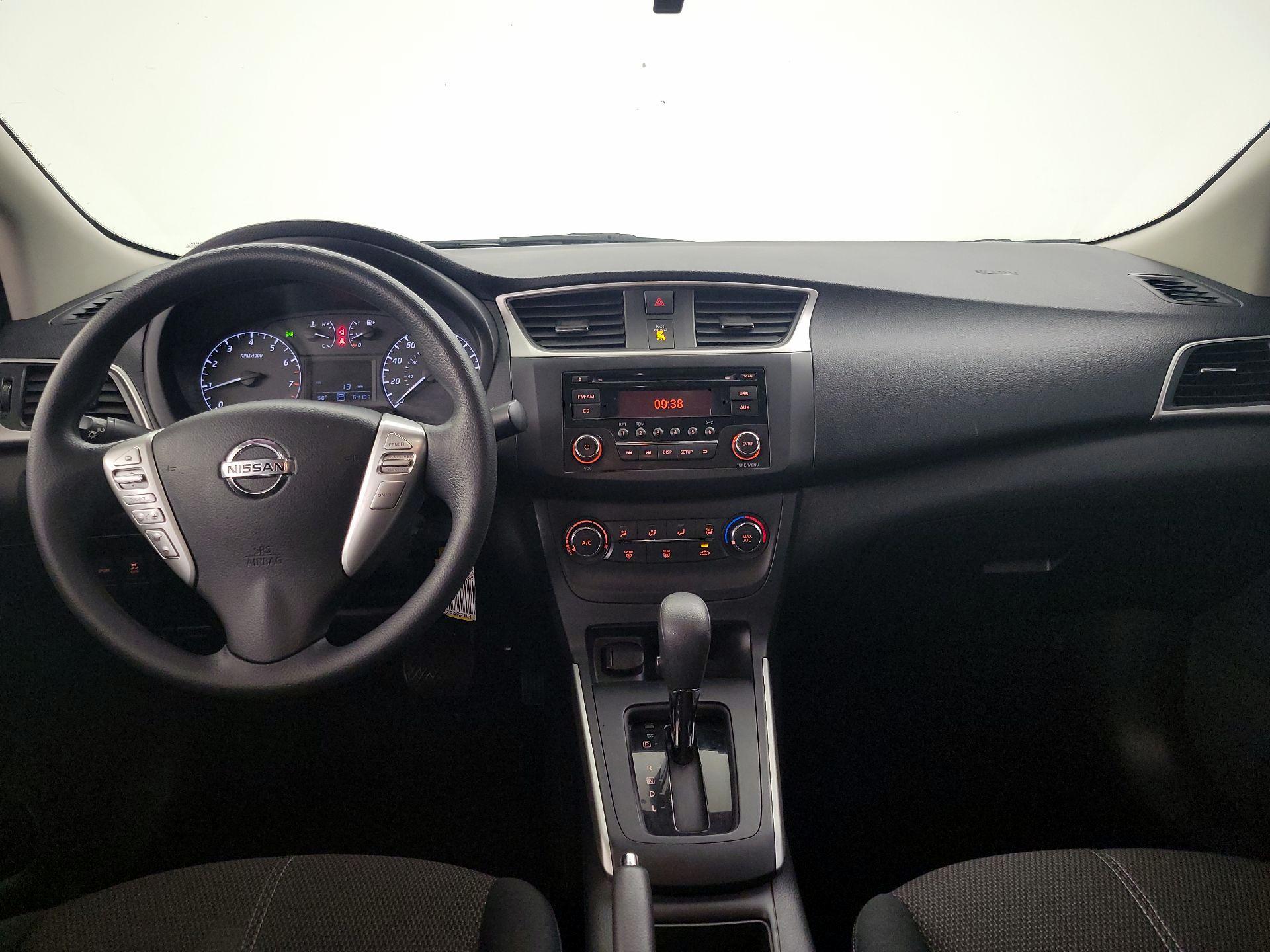 Thumbnail: 2017 Nissan Sentra - 9