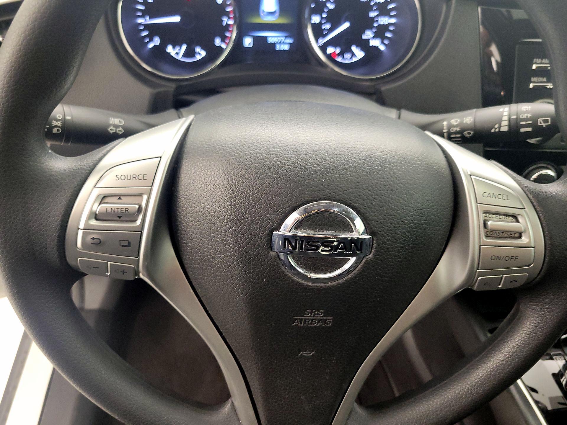 Thumbnail: 2016 Nissan Rogue - 10