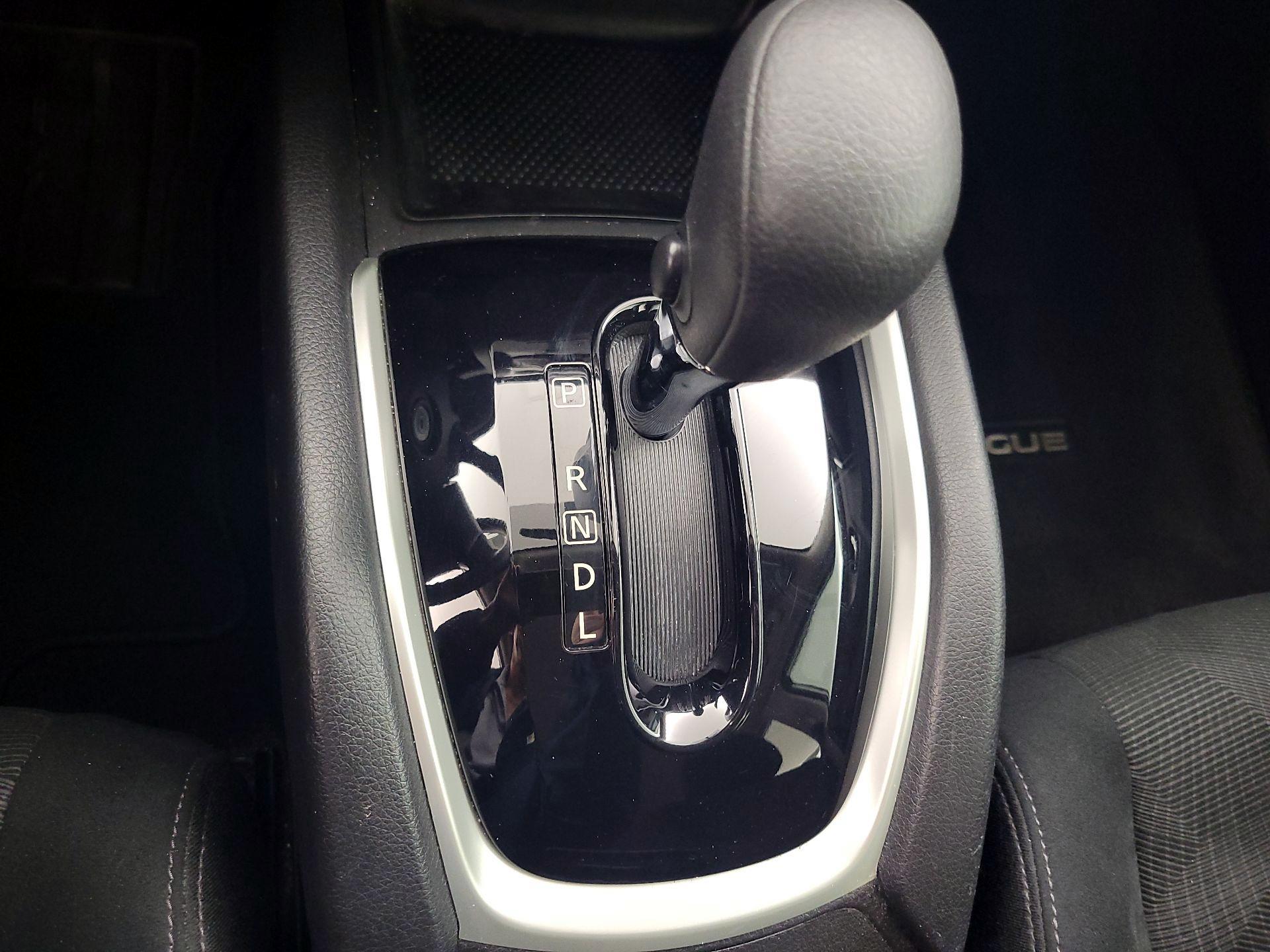 Thumbnail: 2016 Nissan Rogue - 17