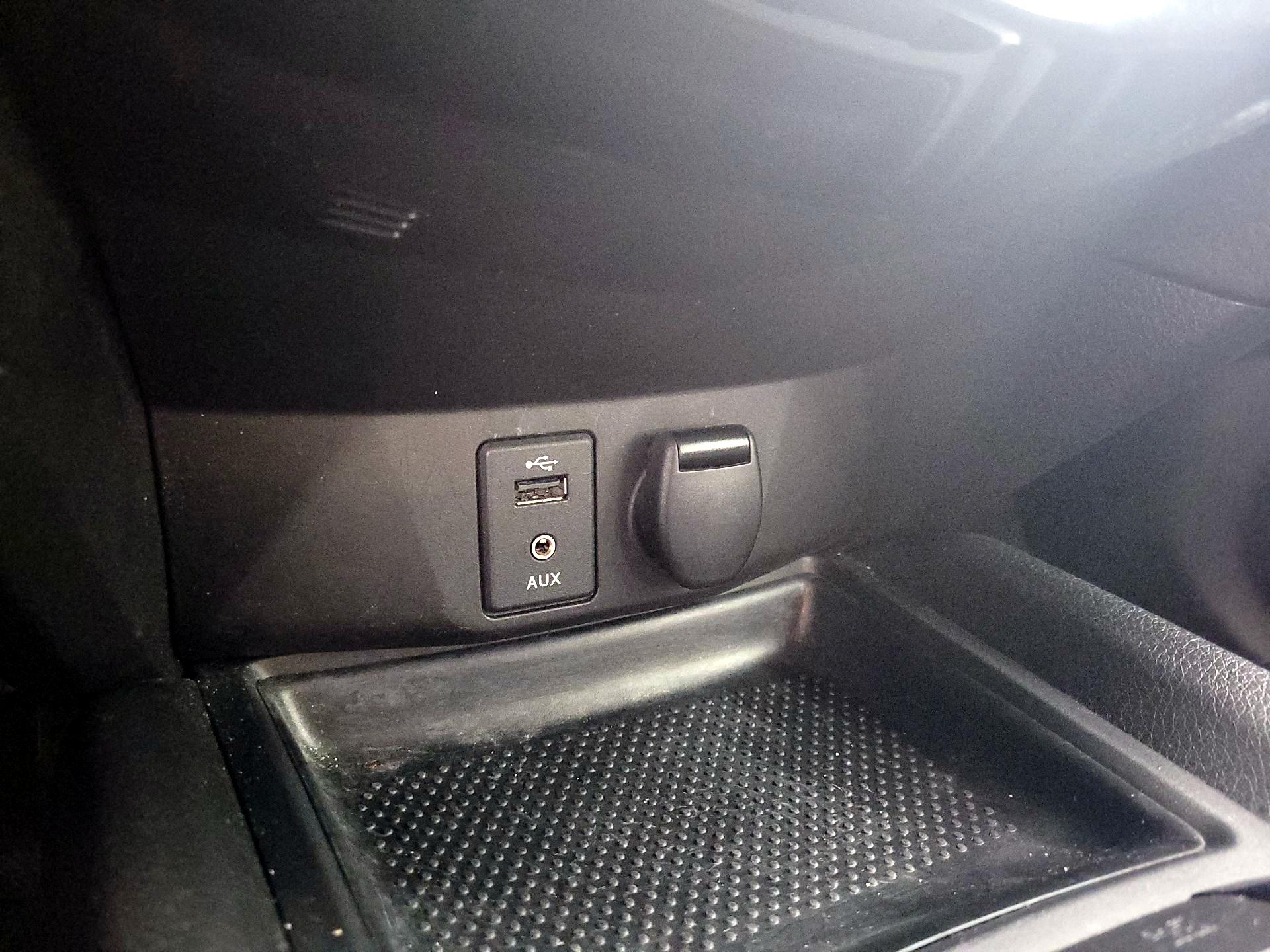 Thumbnail: 2016 Nissan Rogue - 18