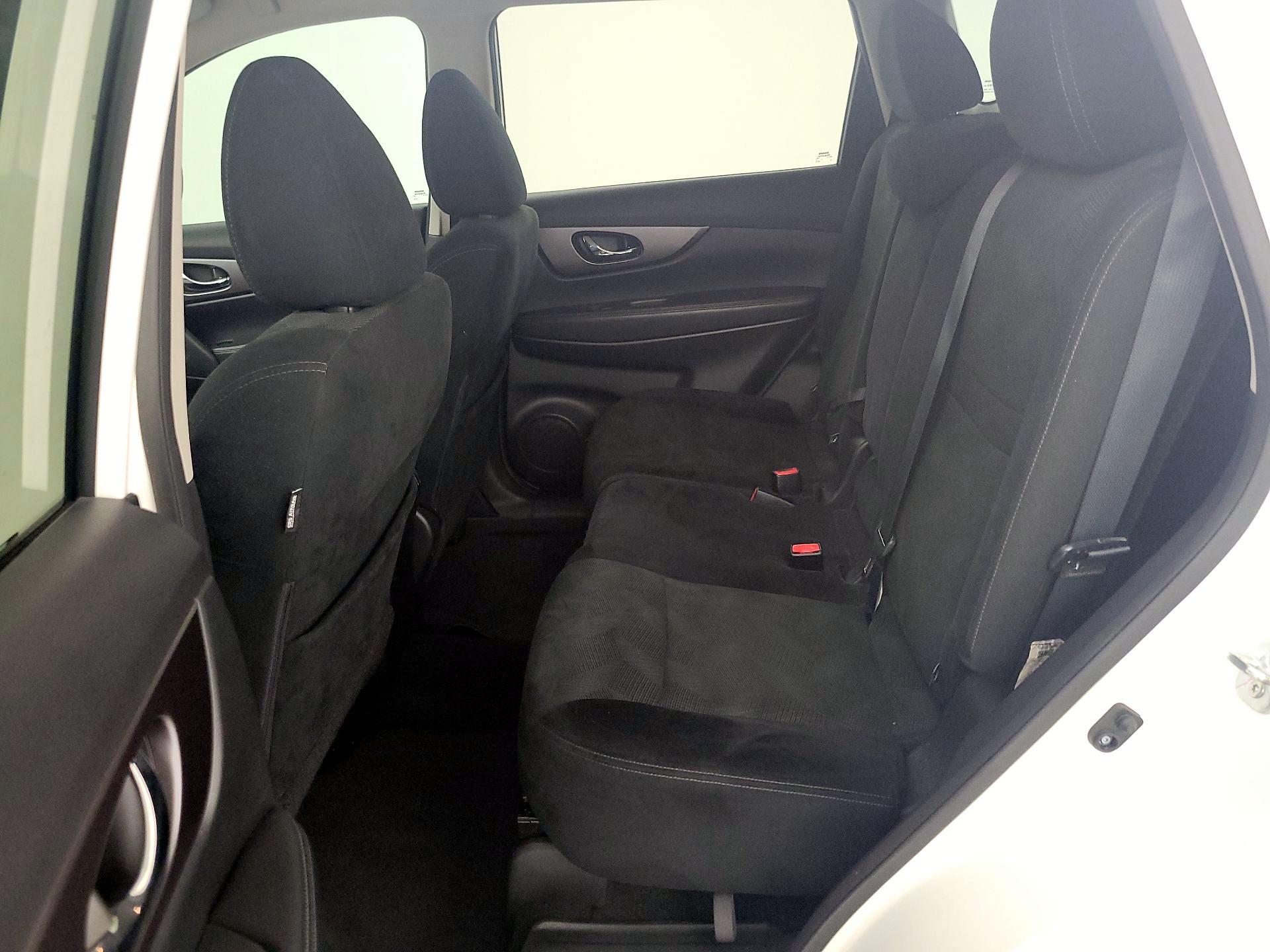 Thumbnail: 2016 Nissan Rogue - 19