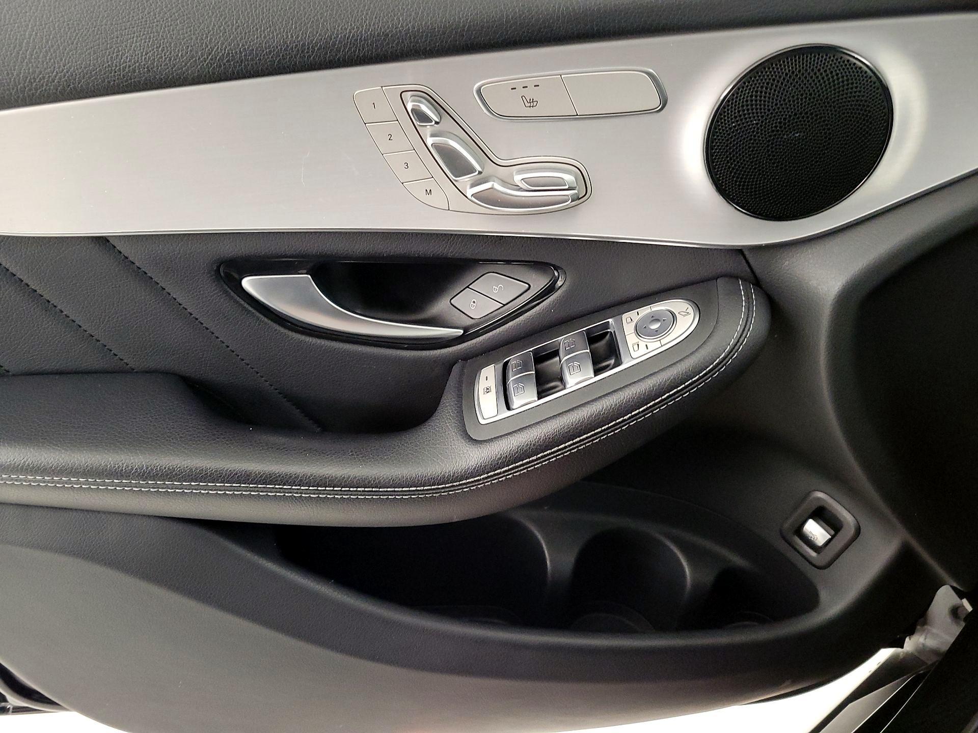 Thumbnail: 2022 Mercedes-Benz GLC - 12