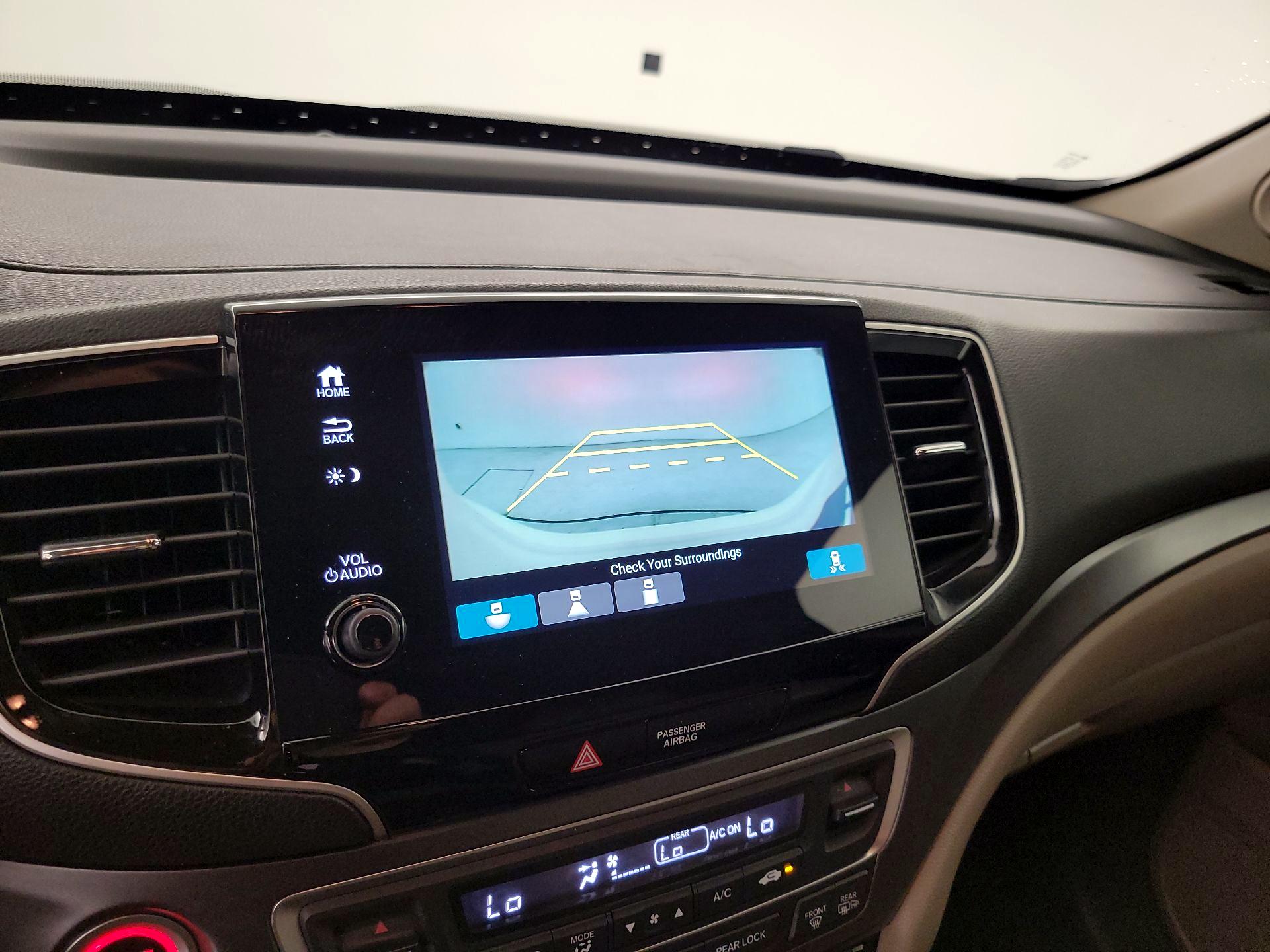 Thumbnail: 2019 Honda Pilot - 14