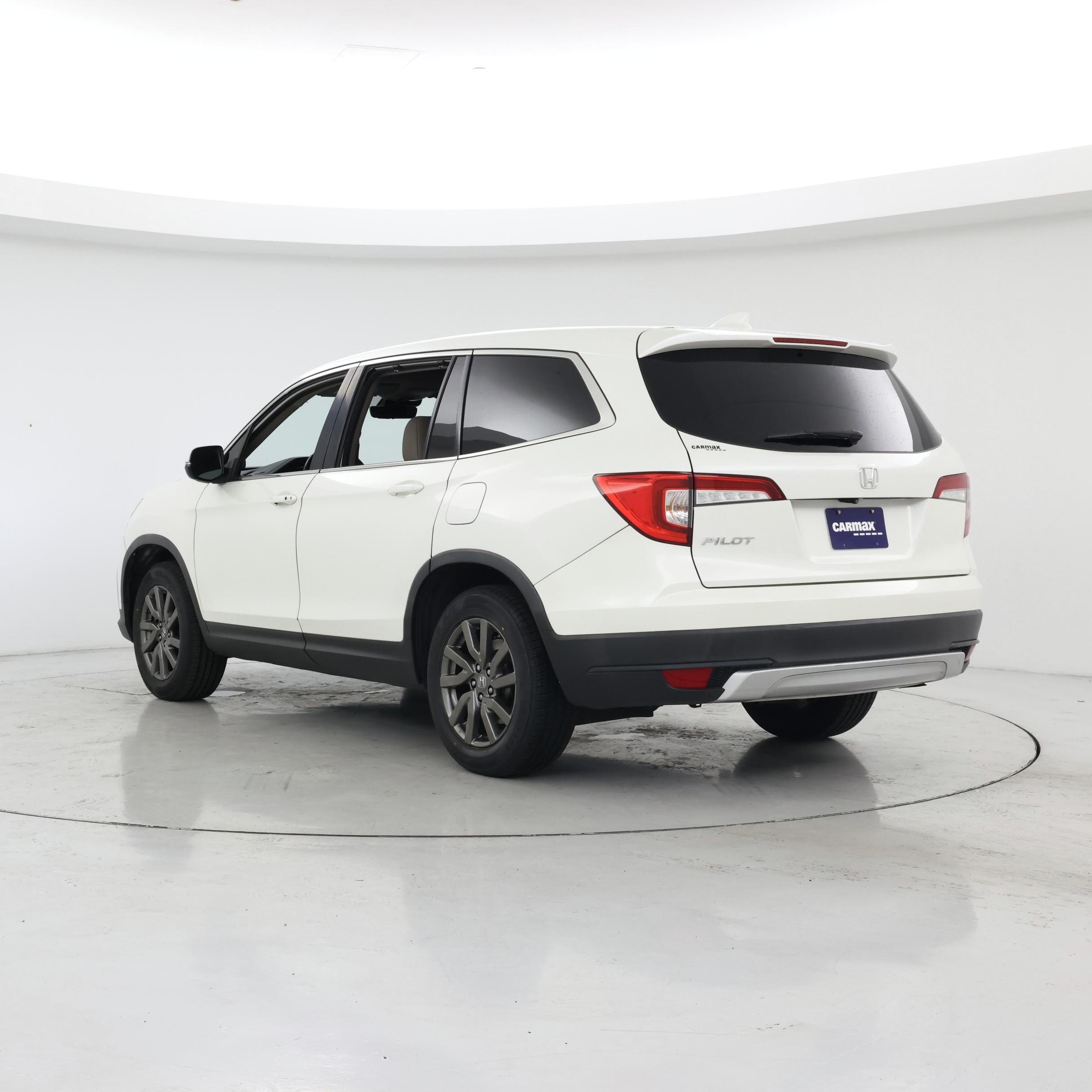 Thumbnail: 2019 Honda Pilot - 2