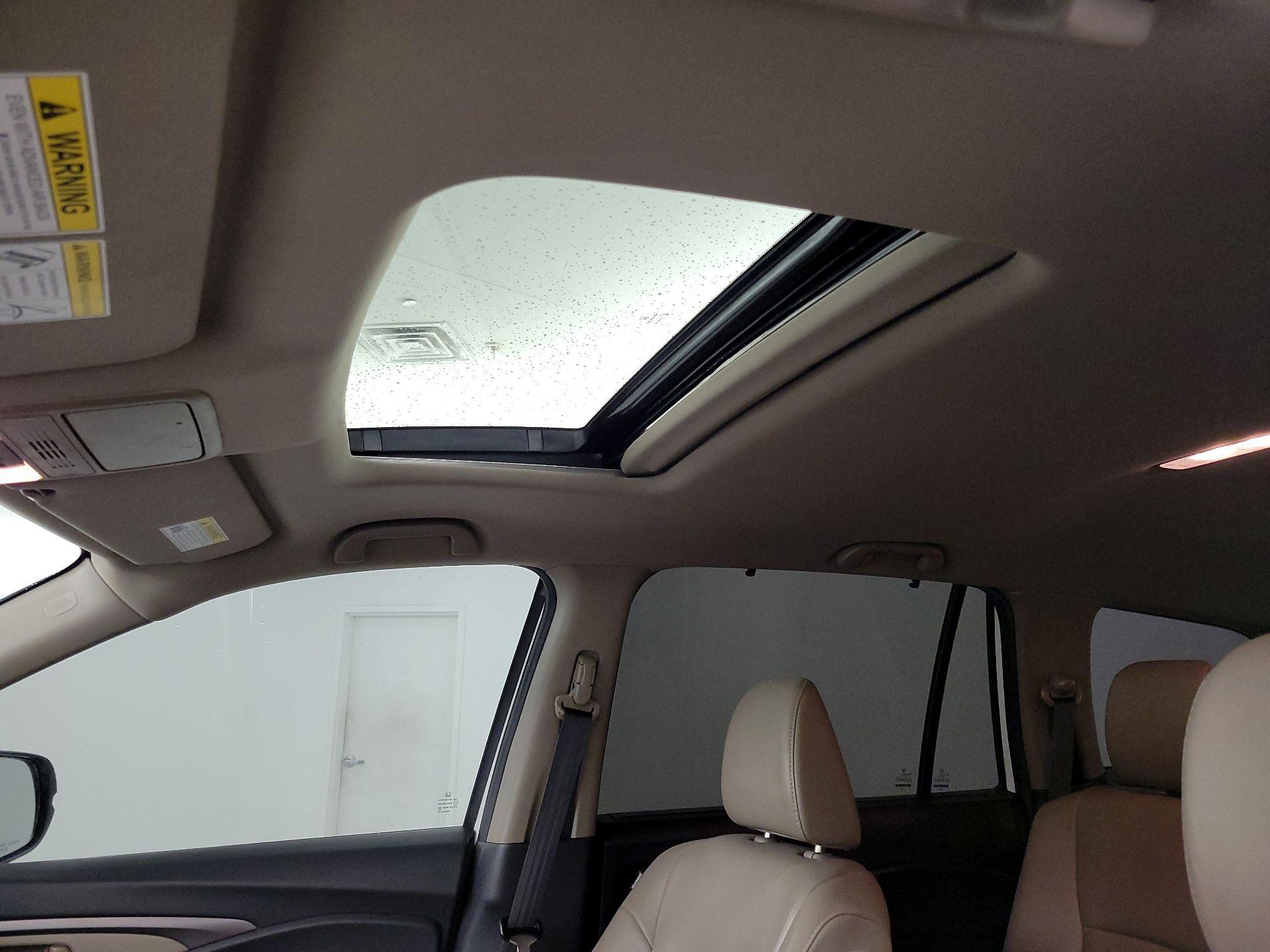 Thumbnail: 2019 Honda Pilot - 19