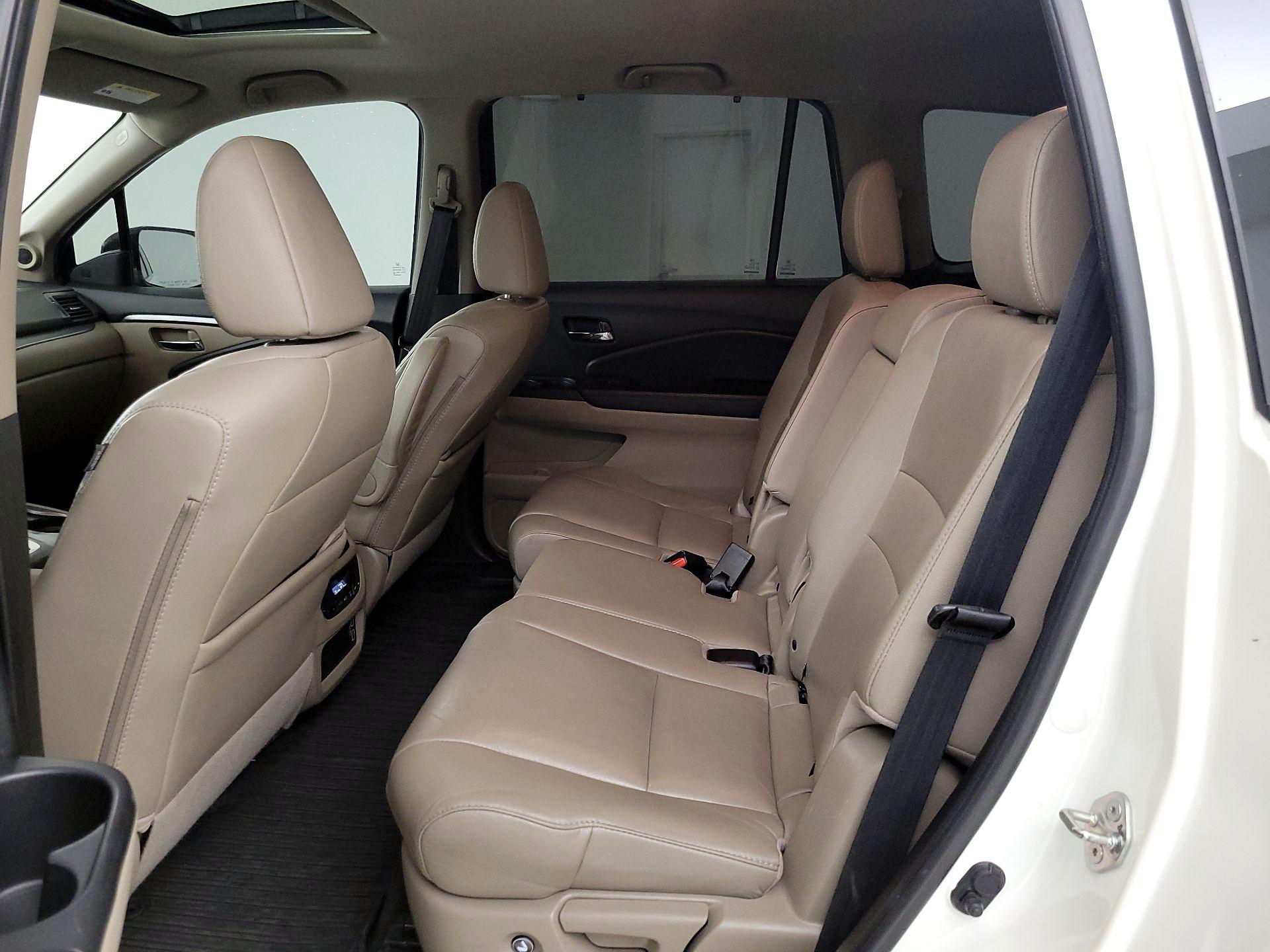 Thumbnail: 2019 Honda Pilot - 20