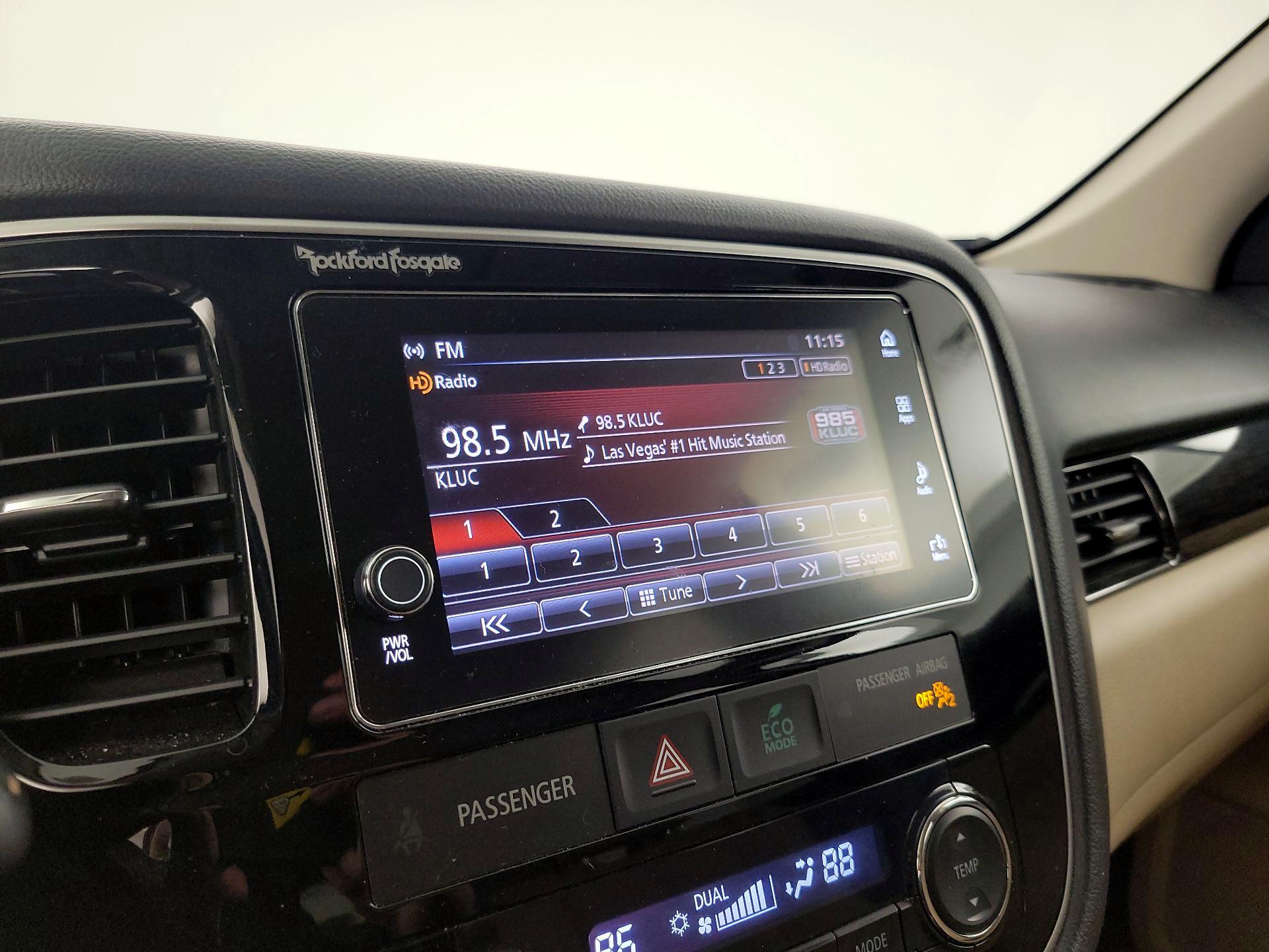 Thumbnail: 2018 Mitsubishi Outlander - 15