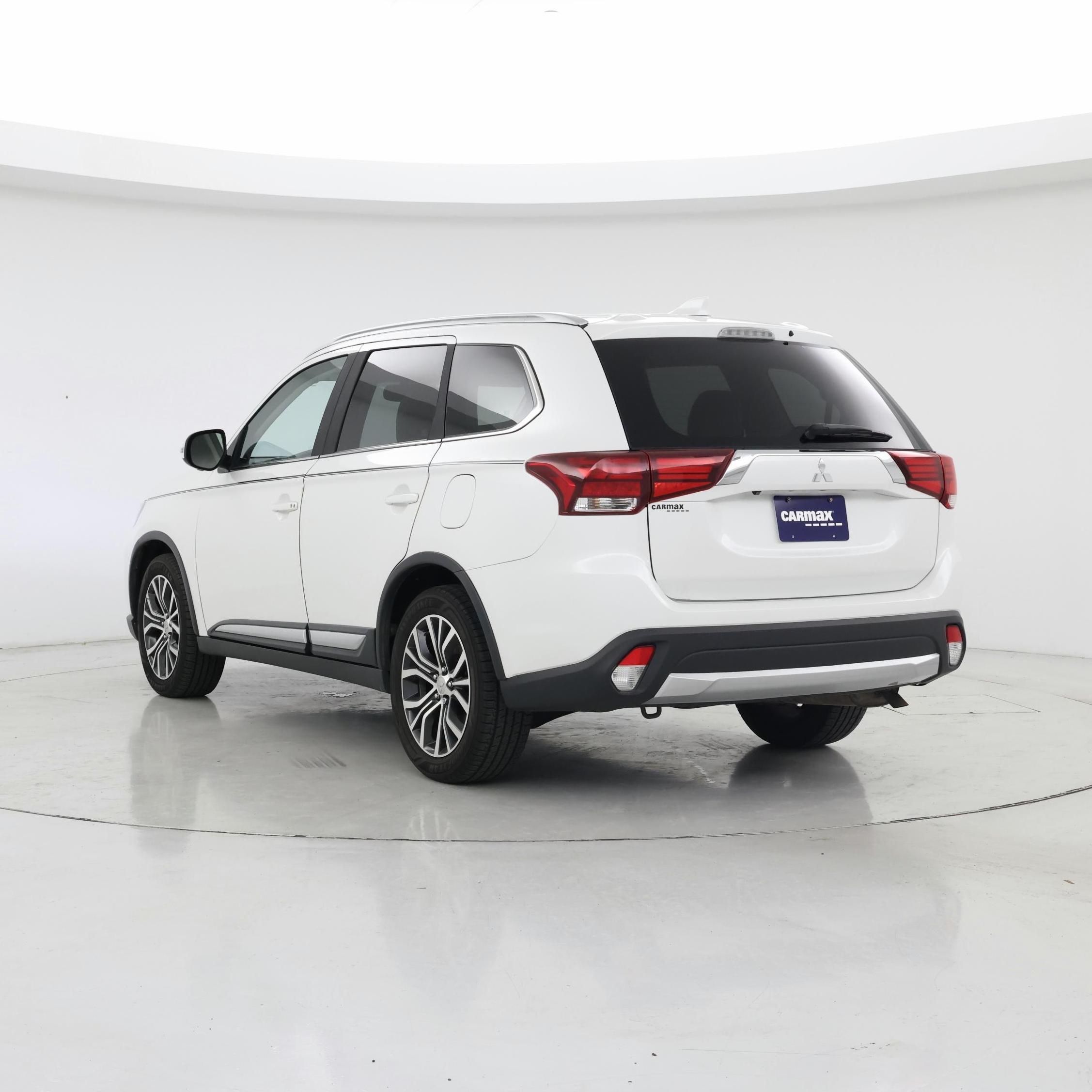 Thumbnail: 2018 Mitsubishi Outlander - 2