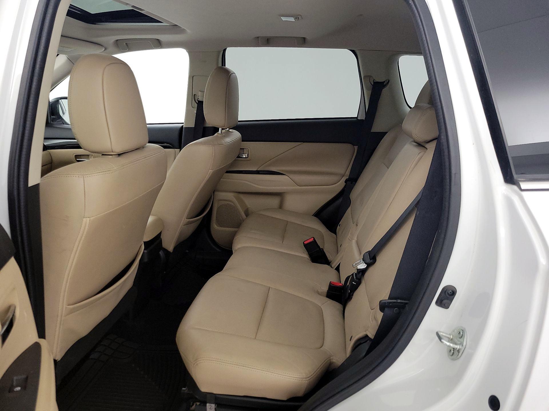 Thumbnail: 2018 Mitsubishi Outlander - 19