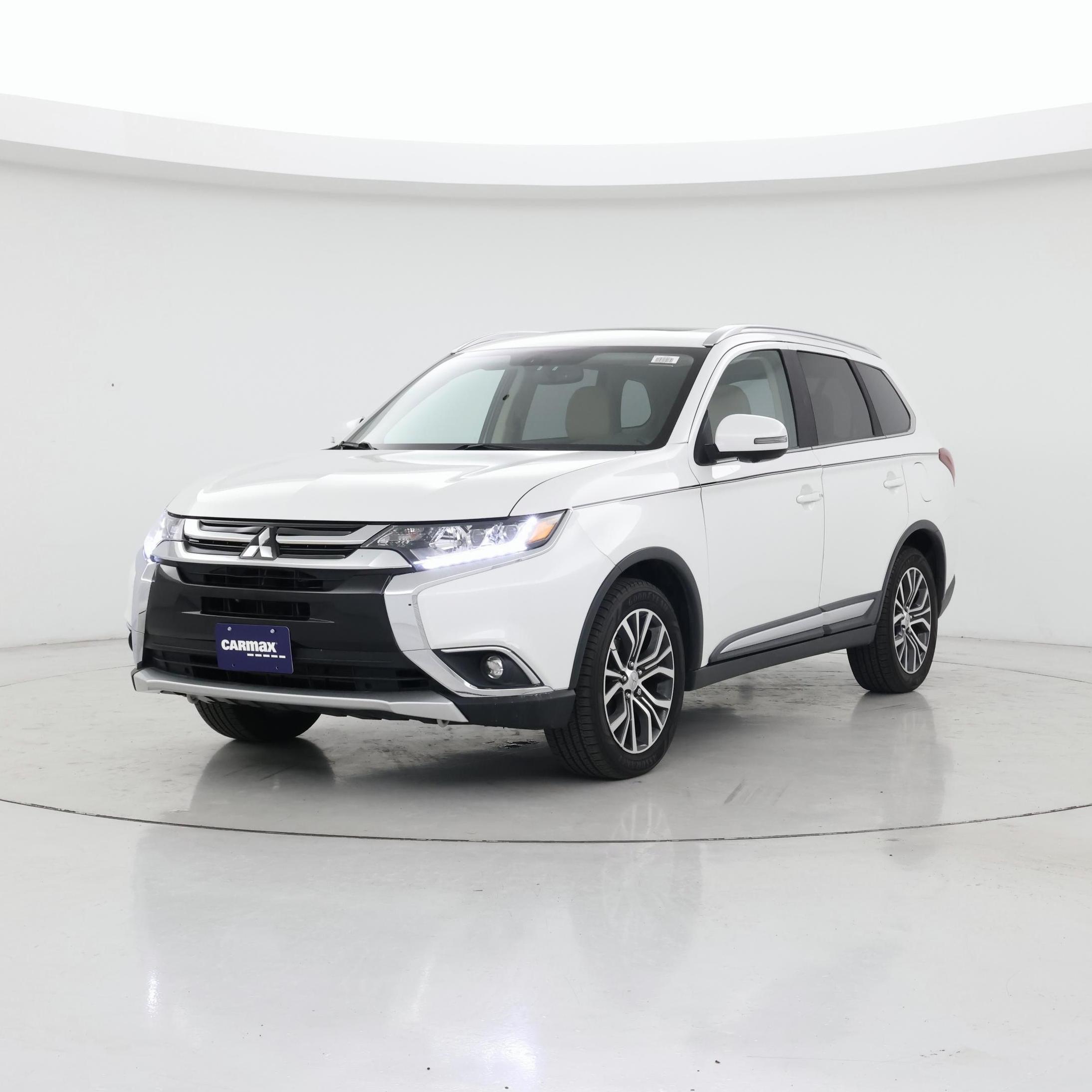 Thumbnail: 2018 Mitsubishi Outlander - 4