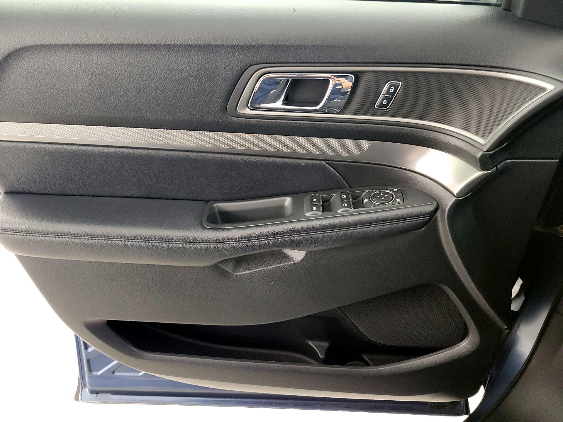 Thumbnail: 2018 Ford Explorer - 12