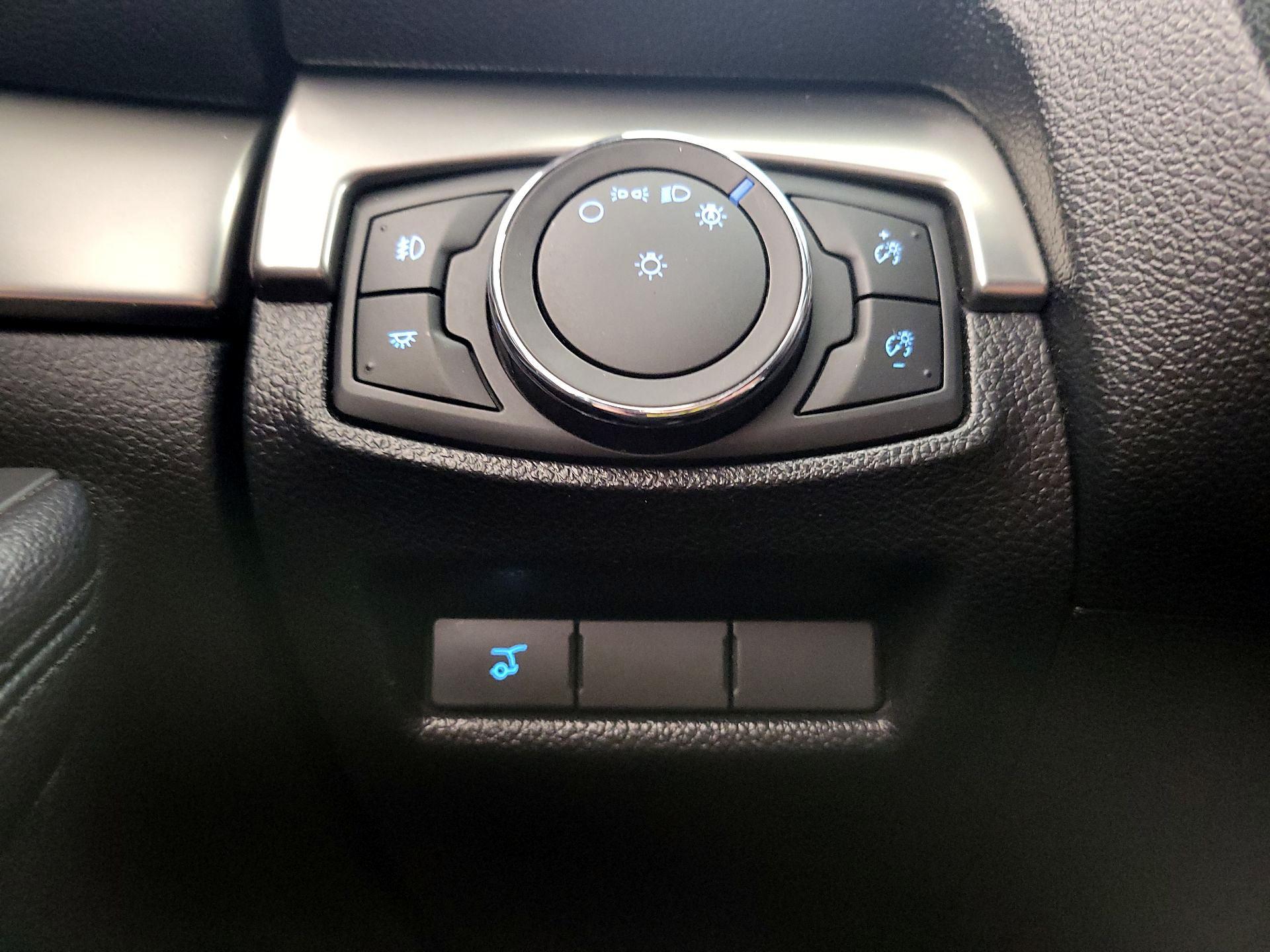 Thumbnail: 2018 Ford Explorer - 13