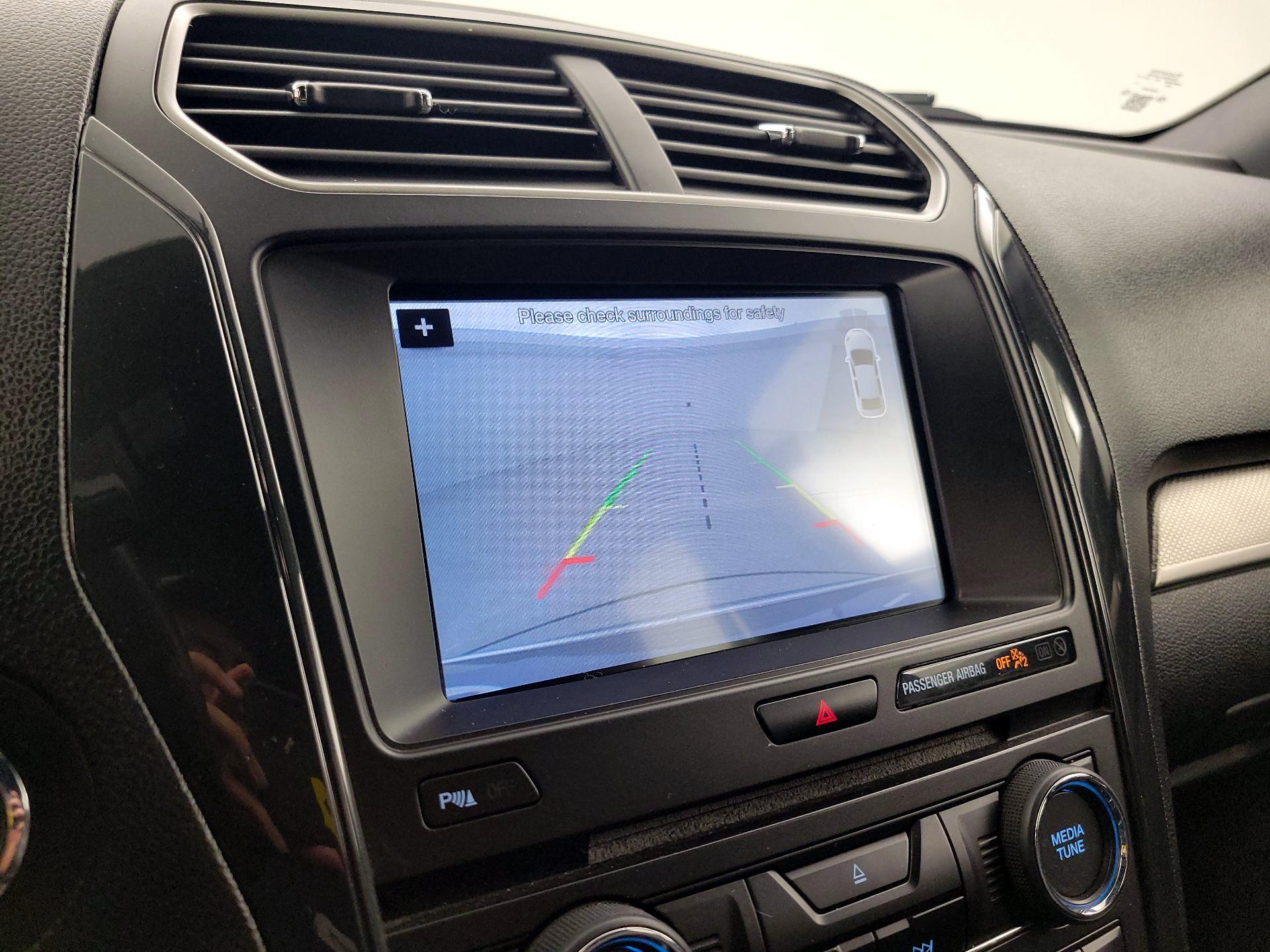 Thumbnail: 2018 Ford Explorer - 15