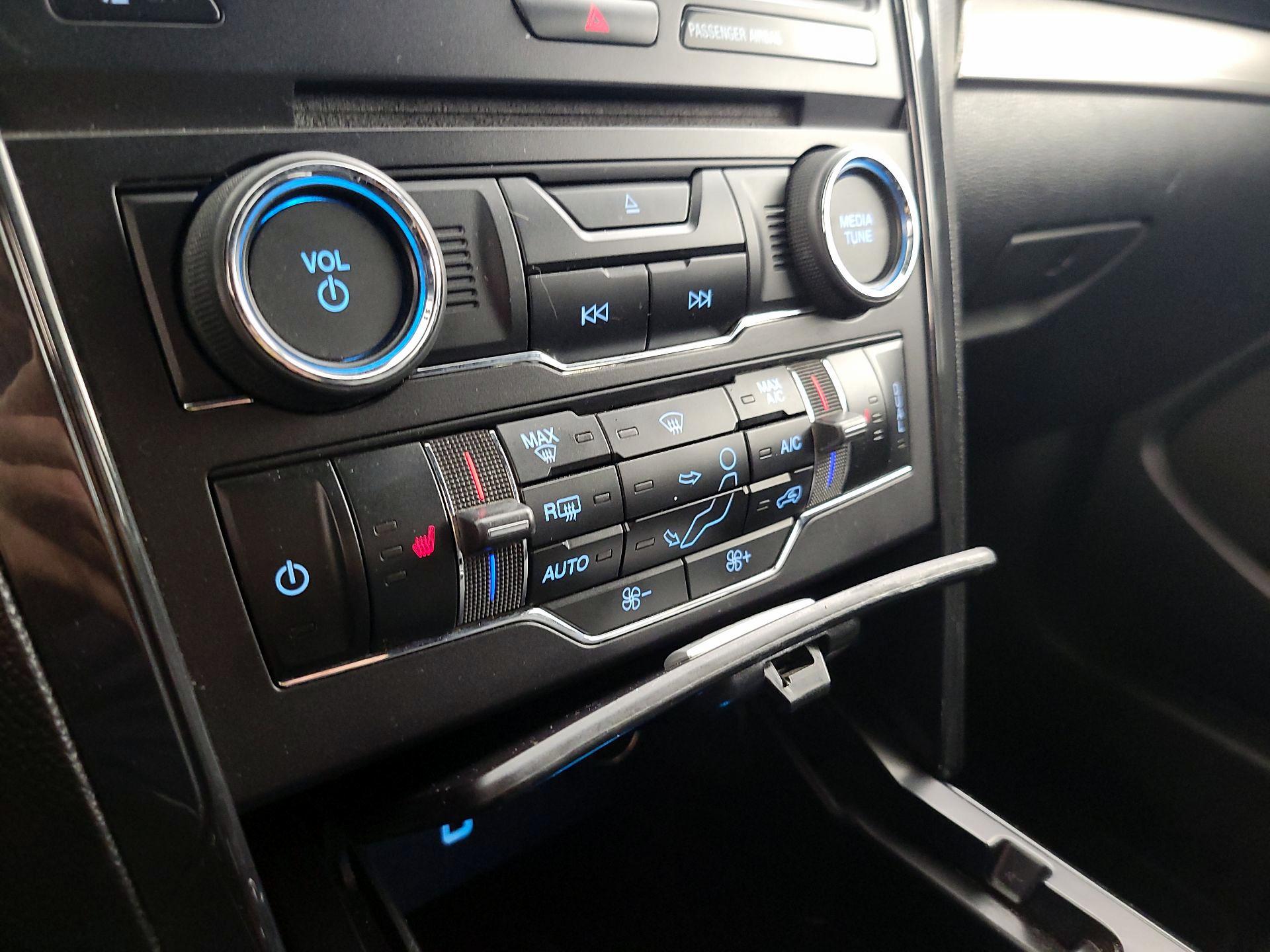 Thumbnail: 2018 Ford Explorer - 17