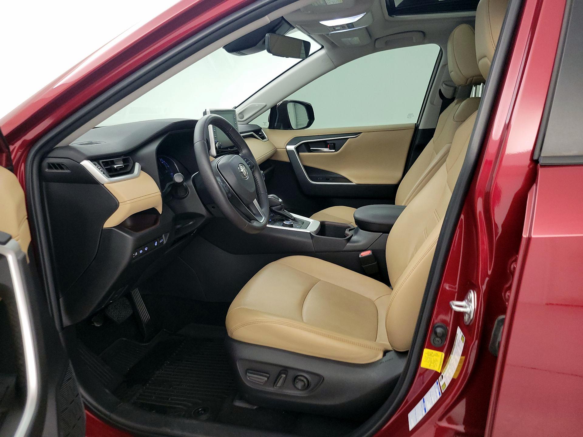 Thumbnail: 2022 Toyota RAV4 - 11