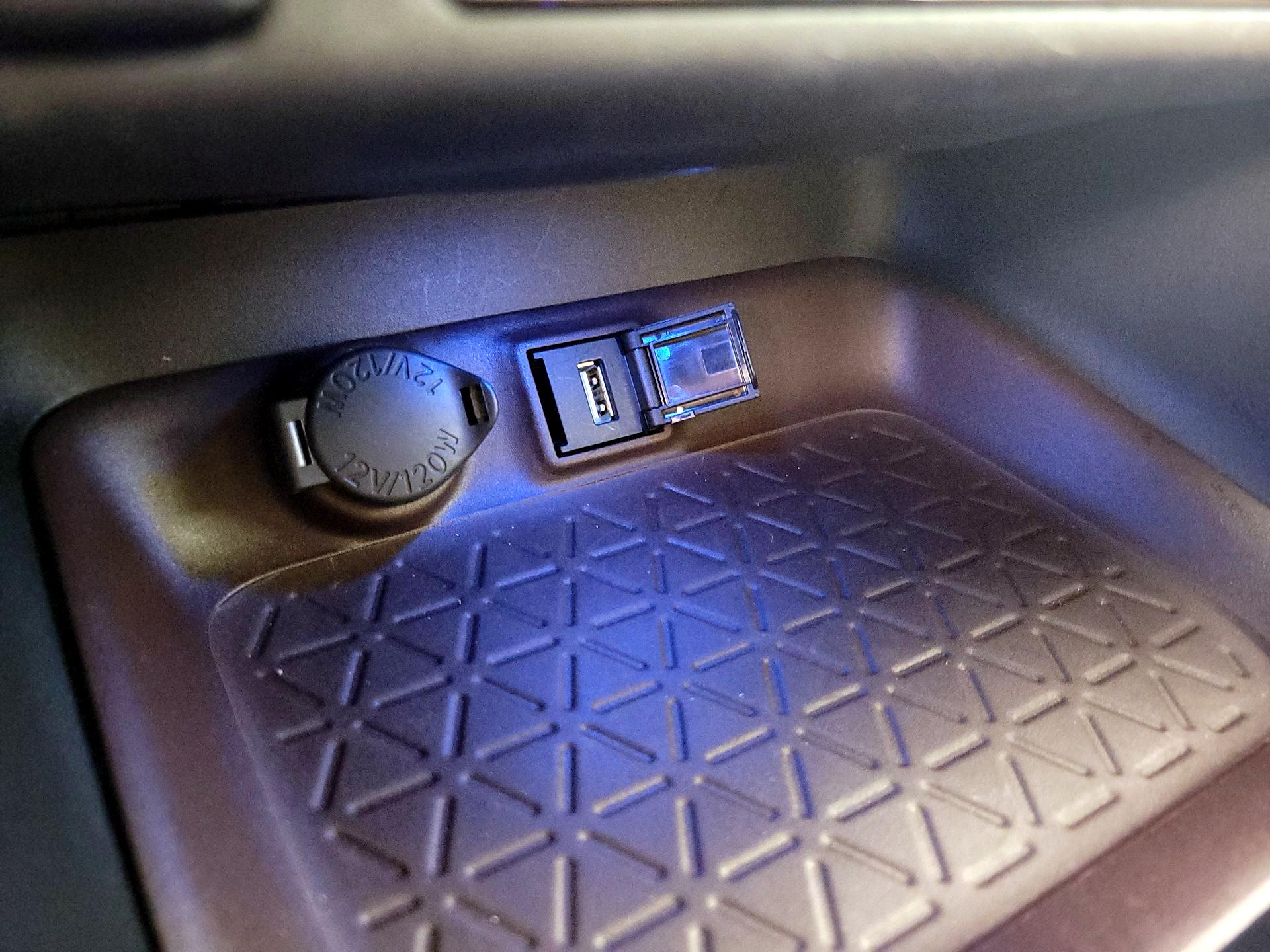 Thumbnail: 2022 Toyota RAV4 - 18