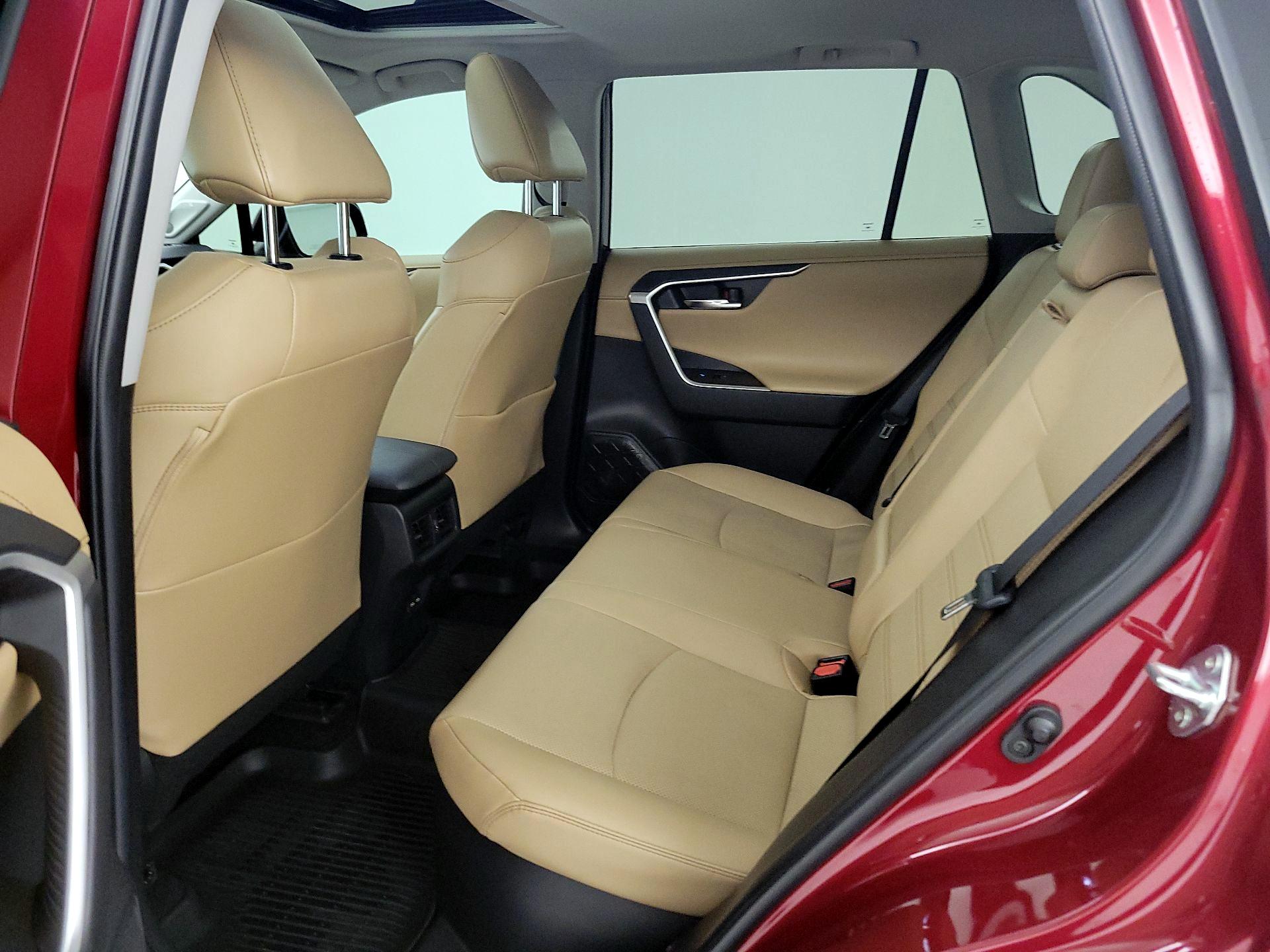 Thumbnail: 2022 Toyota RAV4 - 20