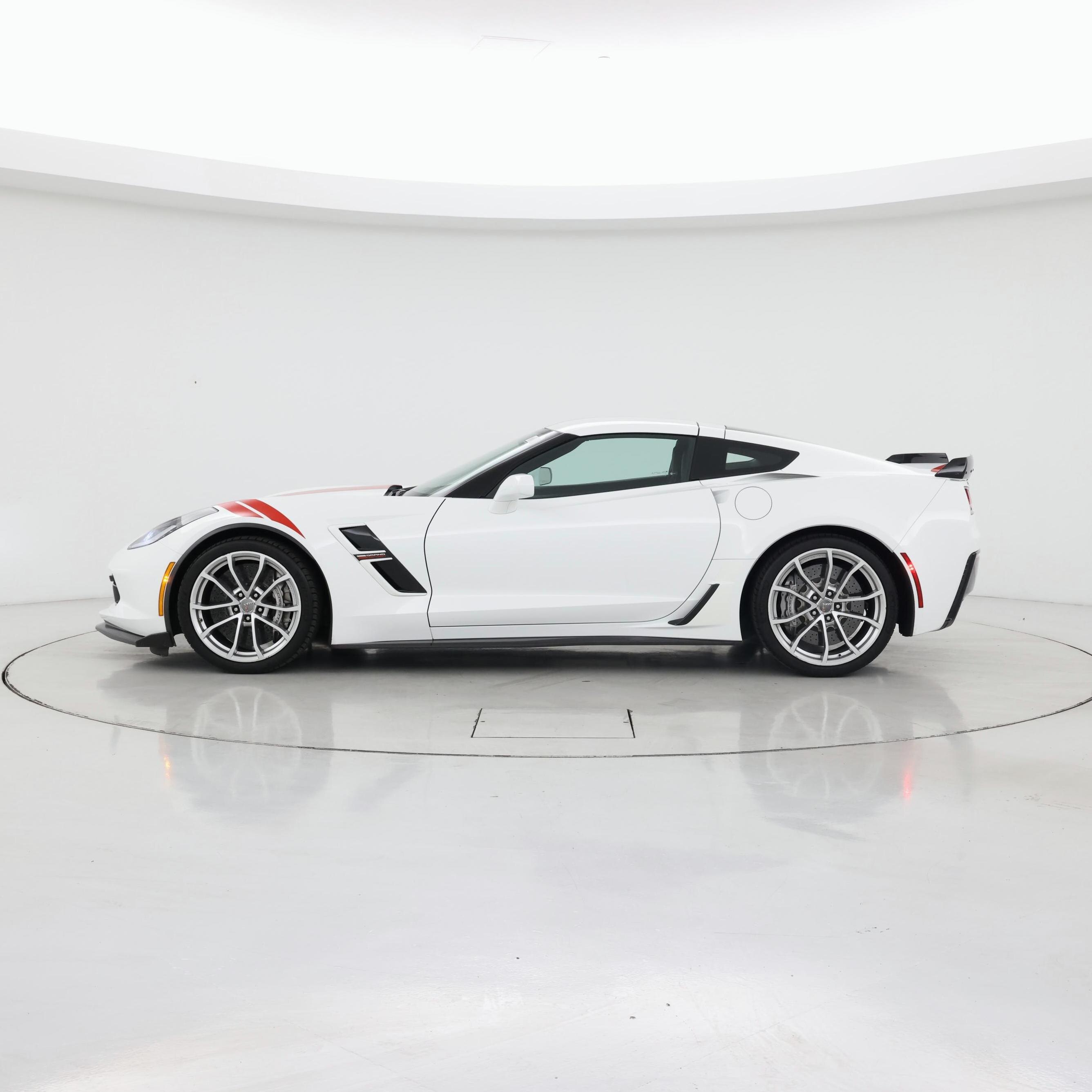 Thumbnail: 2017 Chevrolet Corvette - 3