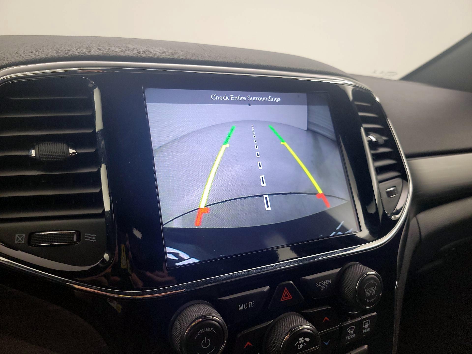 Thumbnail: 2019 Jeep Grand Cherokee - 15