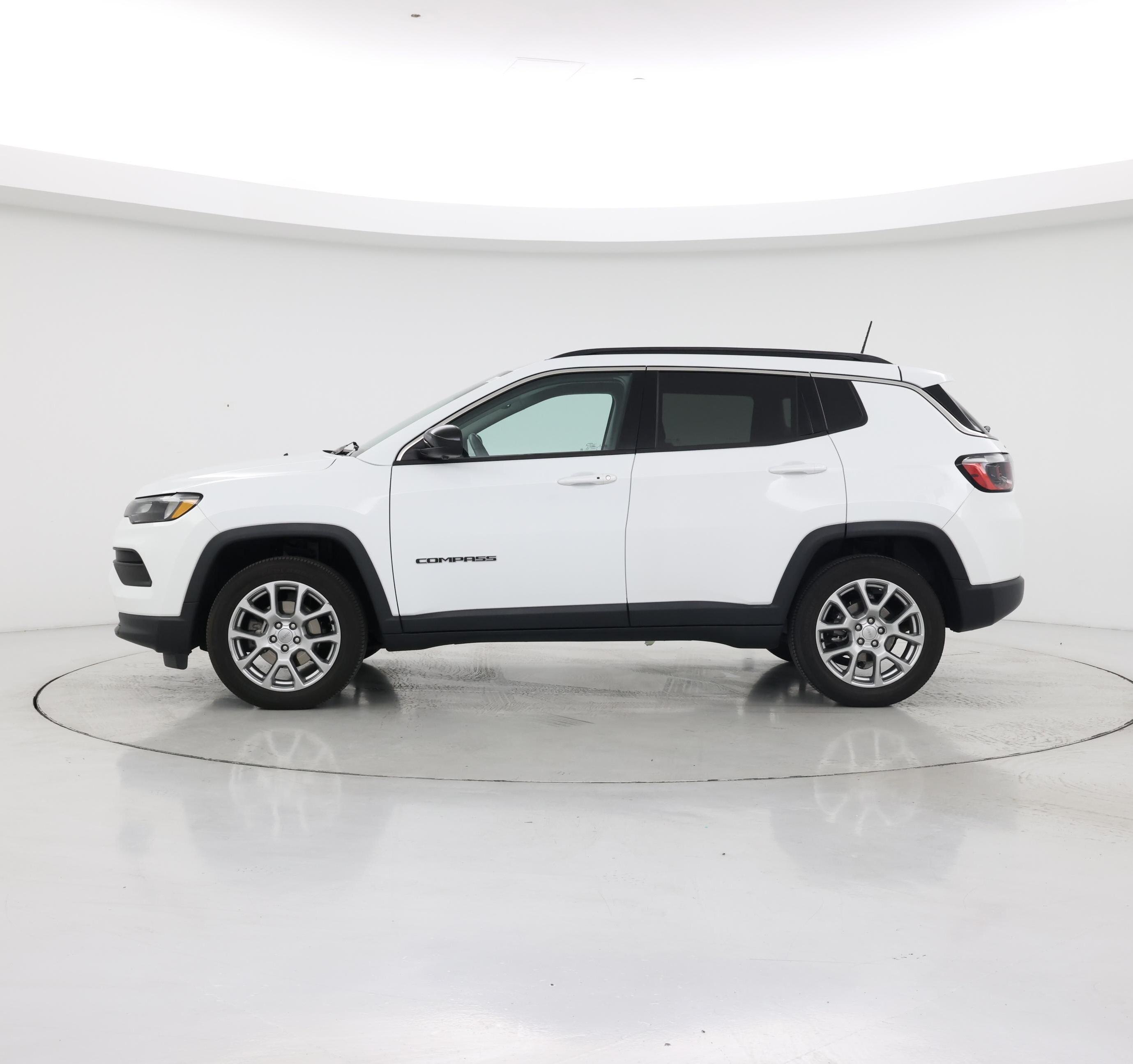 Thumbnail: 2022 Jeep Compass - 3