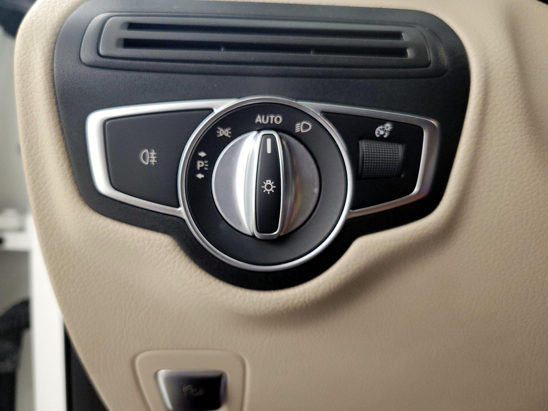 Thumbnail: 2021 Mercedes-Benz GLC - 13