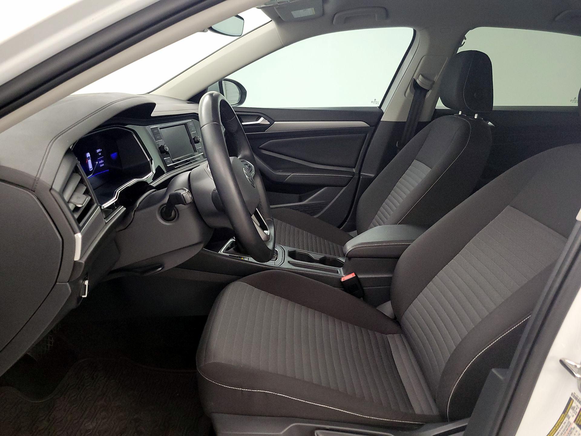 Thumbnail: 2023 Volkswagen Jetta - 11