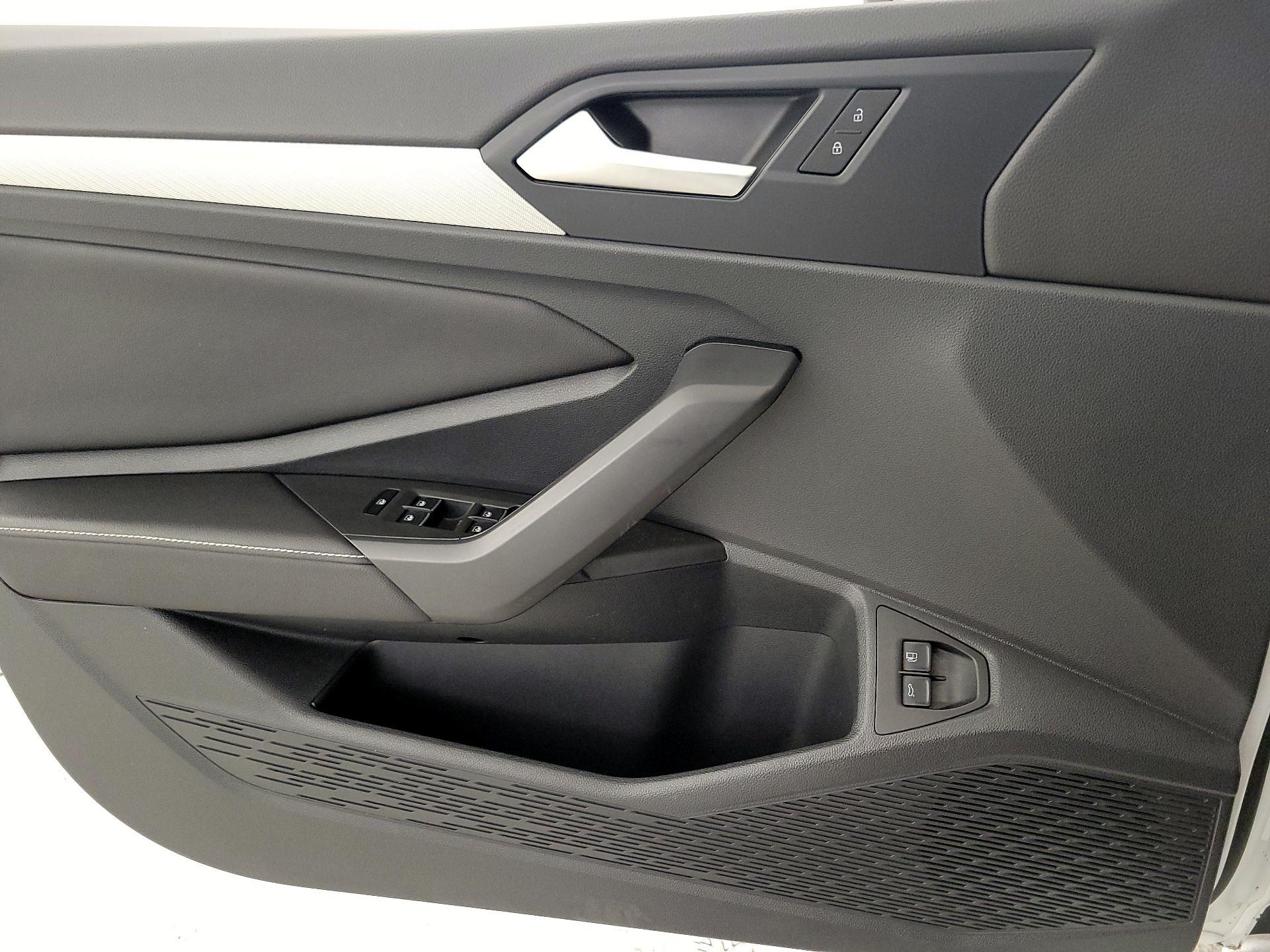 Thumbnail: 2023 Volkswagen Jetta - 12