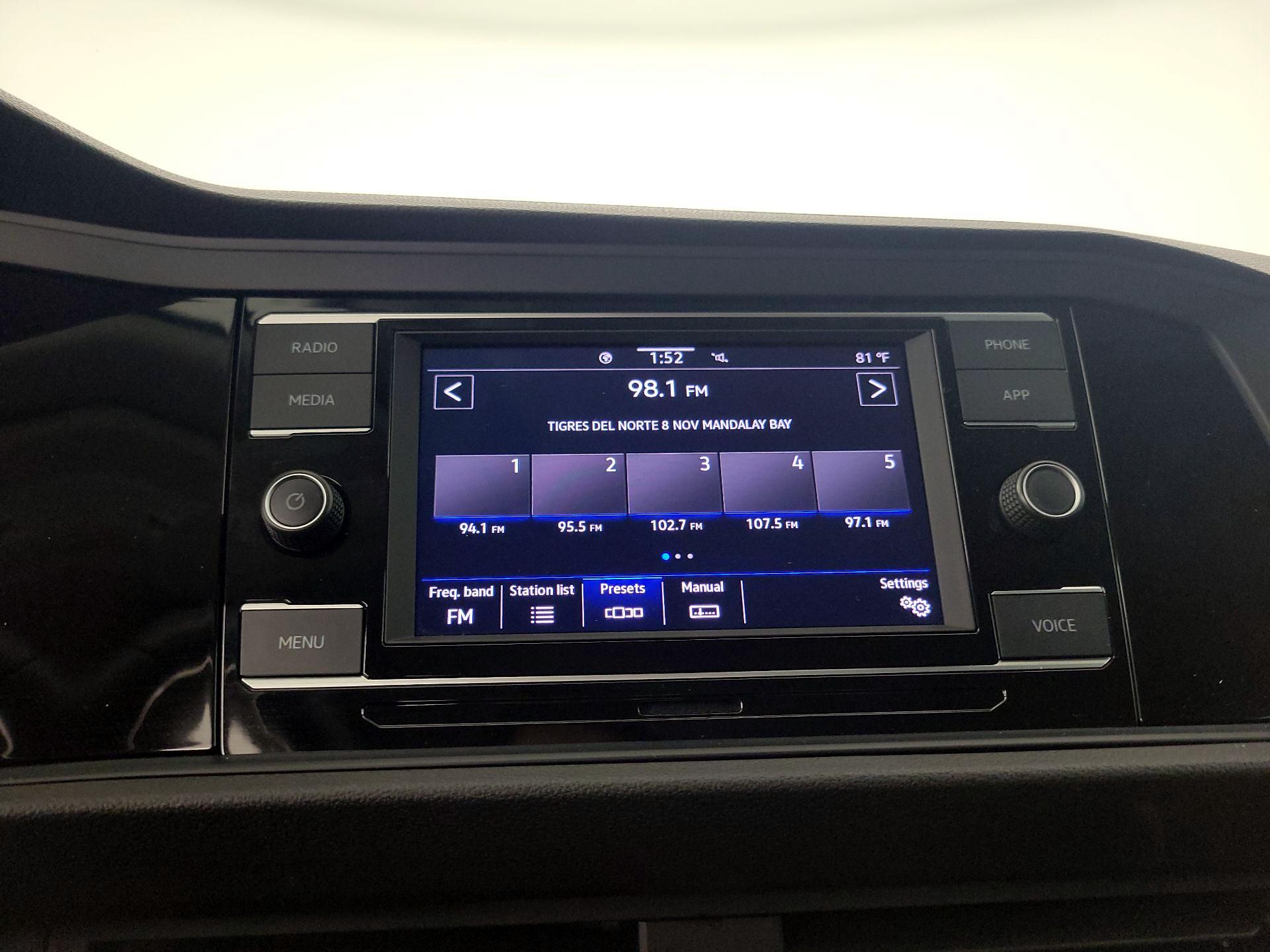 Thumbnail: 2023 Volkswagen Jetta - 15