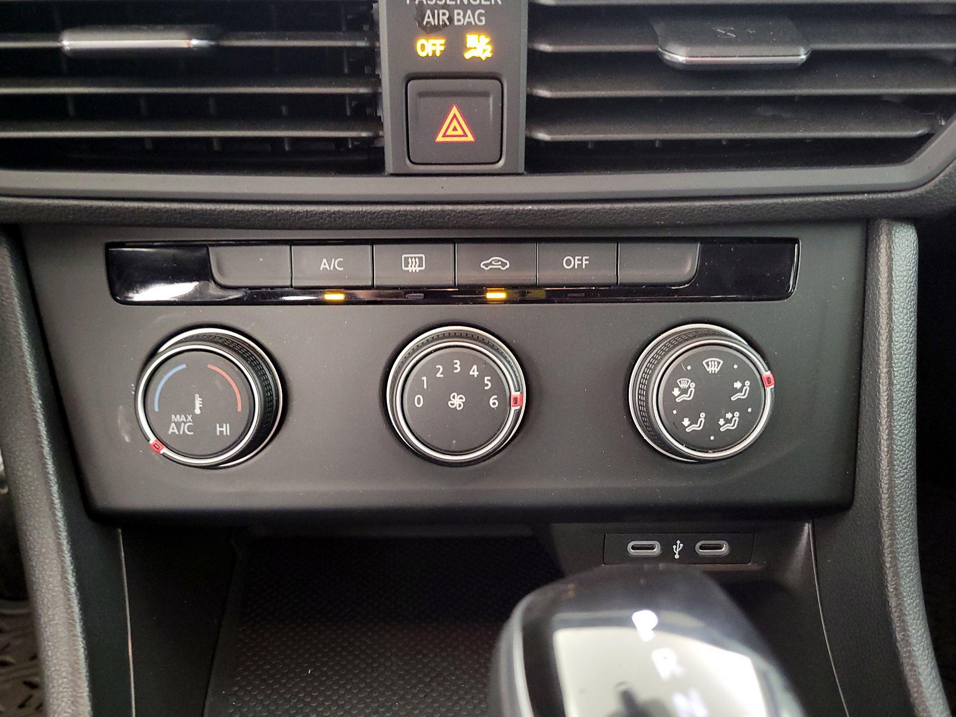 Thumbnail: 2023 Volkswagen Jetta - 16