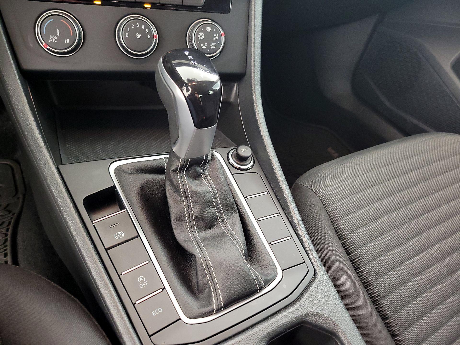 Thumbnail: 2023 Volkswagen Jetta - 17