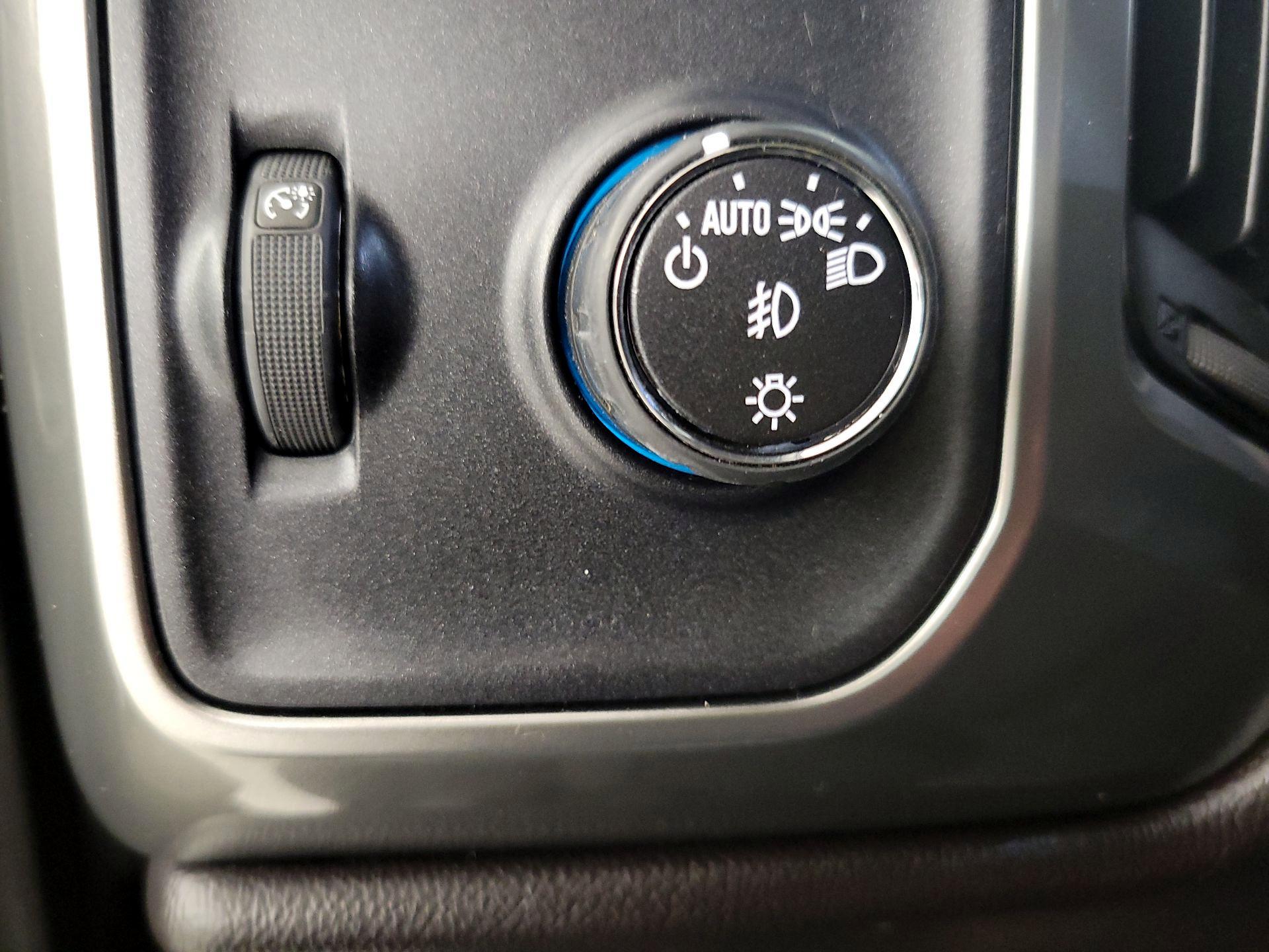 Thumbnail: 2015 Chevrolet Silverado 1500 - 13