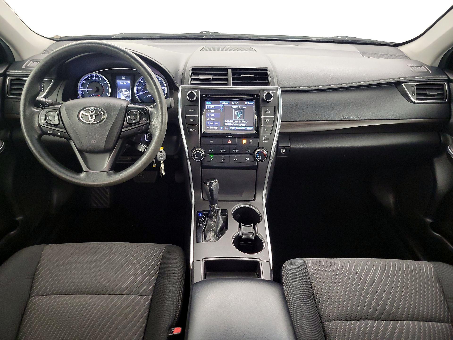 Thumbnail: 2017 Toyota Camry - 9