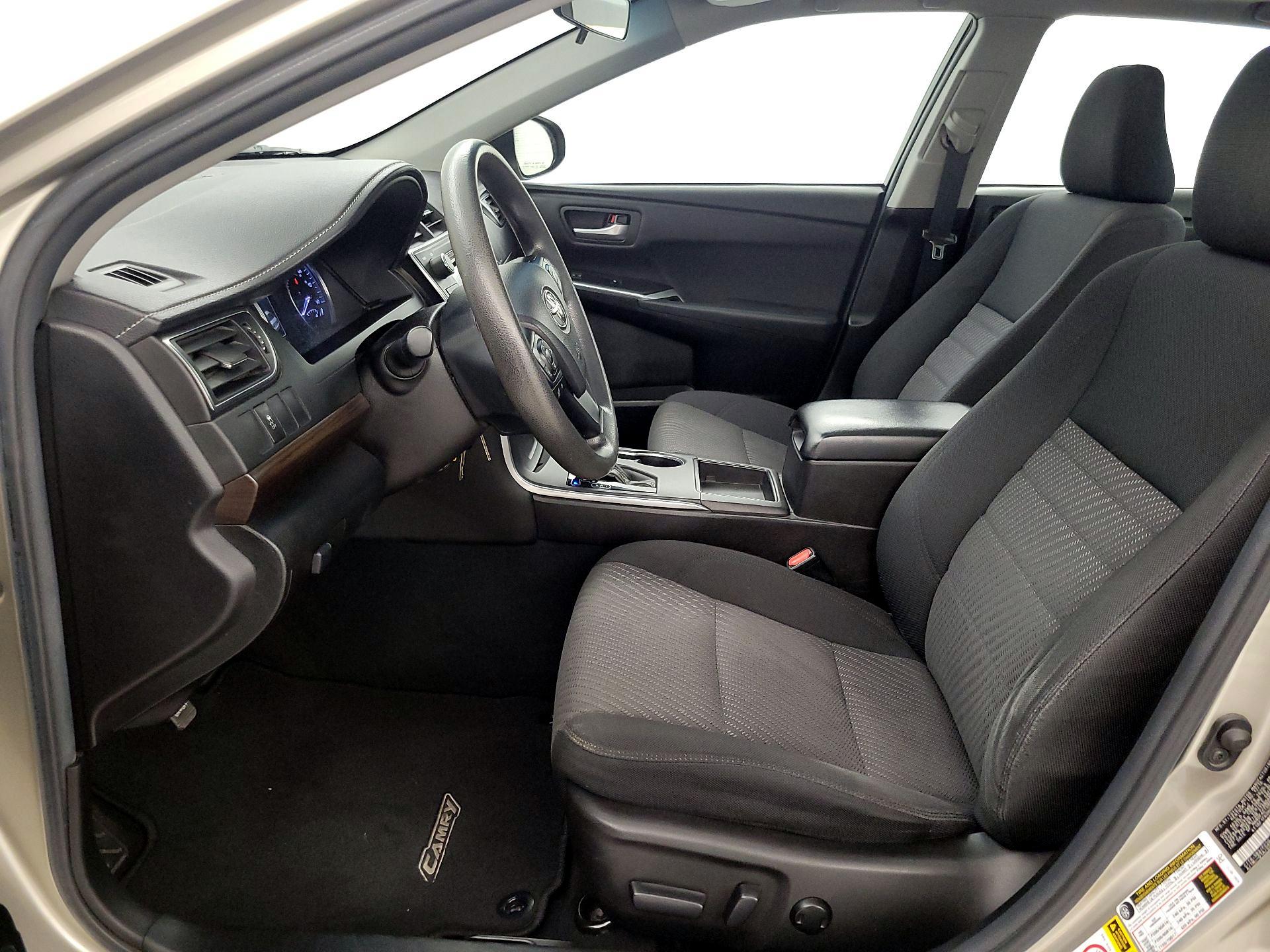 Thumbnail: 2017 Toyota Camry - 11