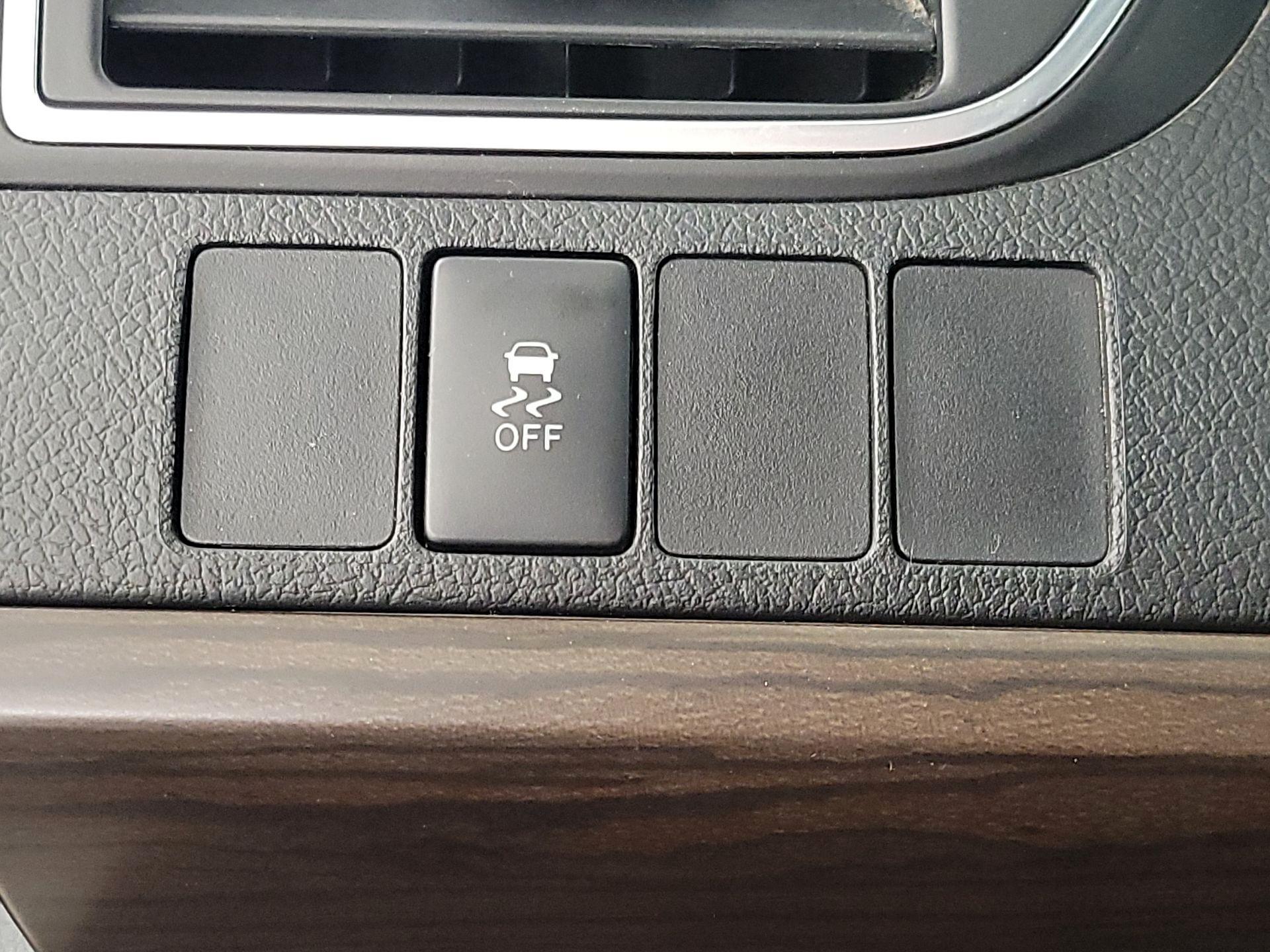 Thumbnail: 2017 Toyota Camry - 13