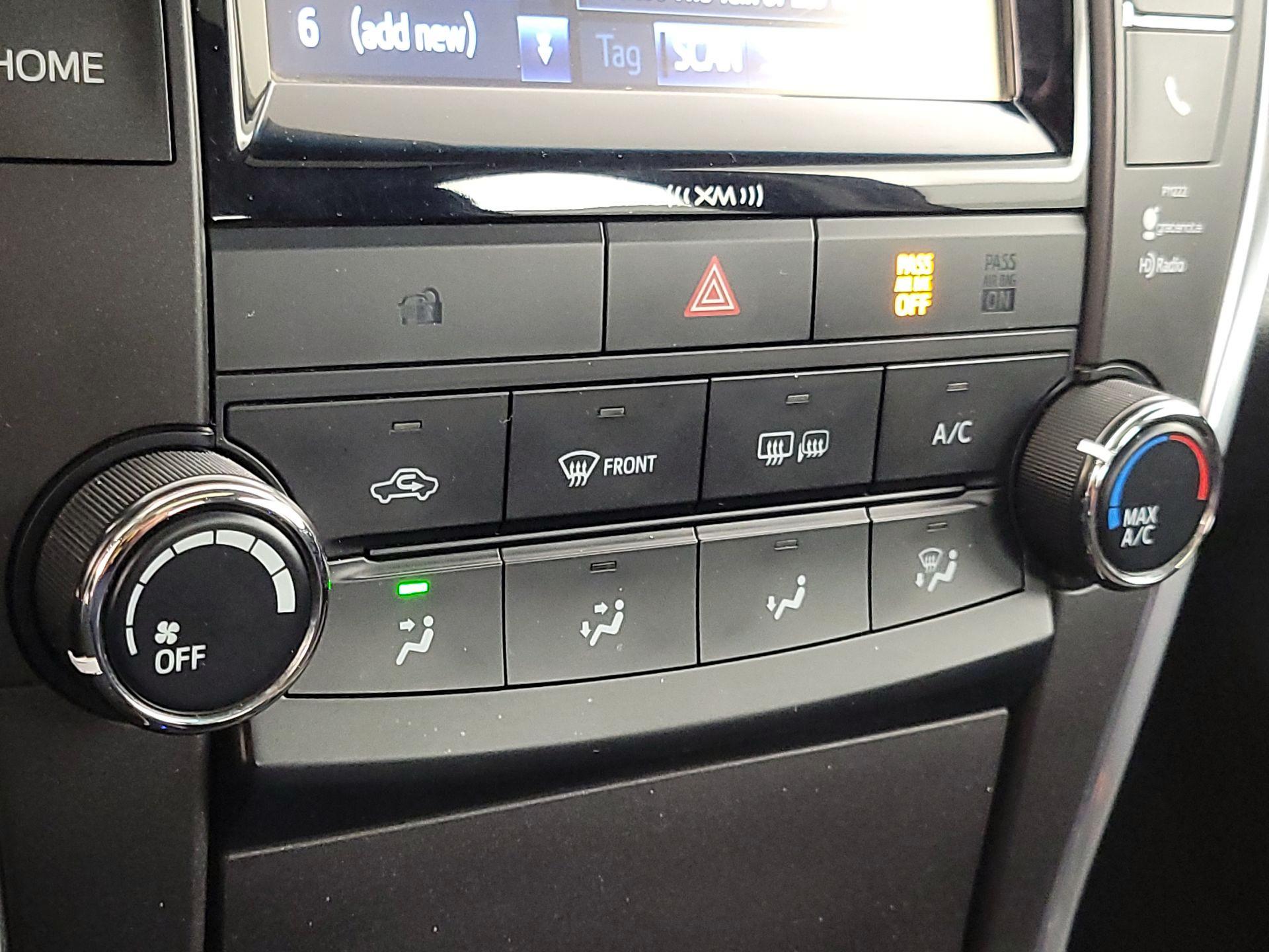 Thumbnail: 2017 Toyota Camry - 16