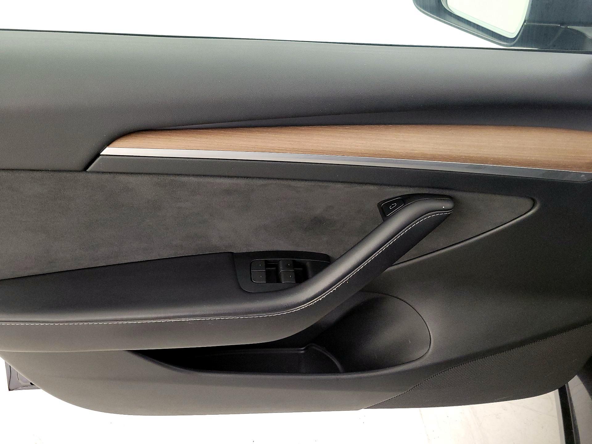 Thumbnail: 2023 Tesla Model 3 - 12