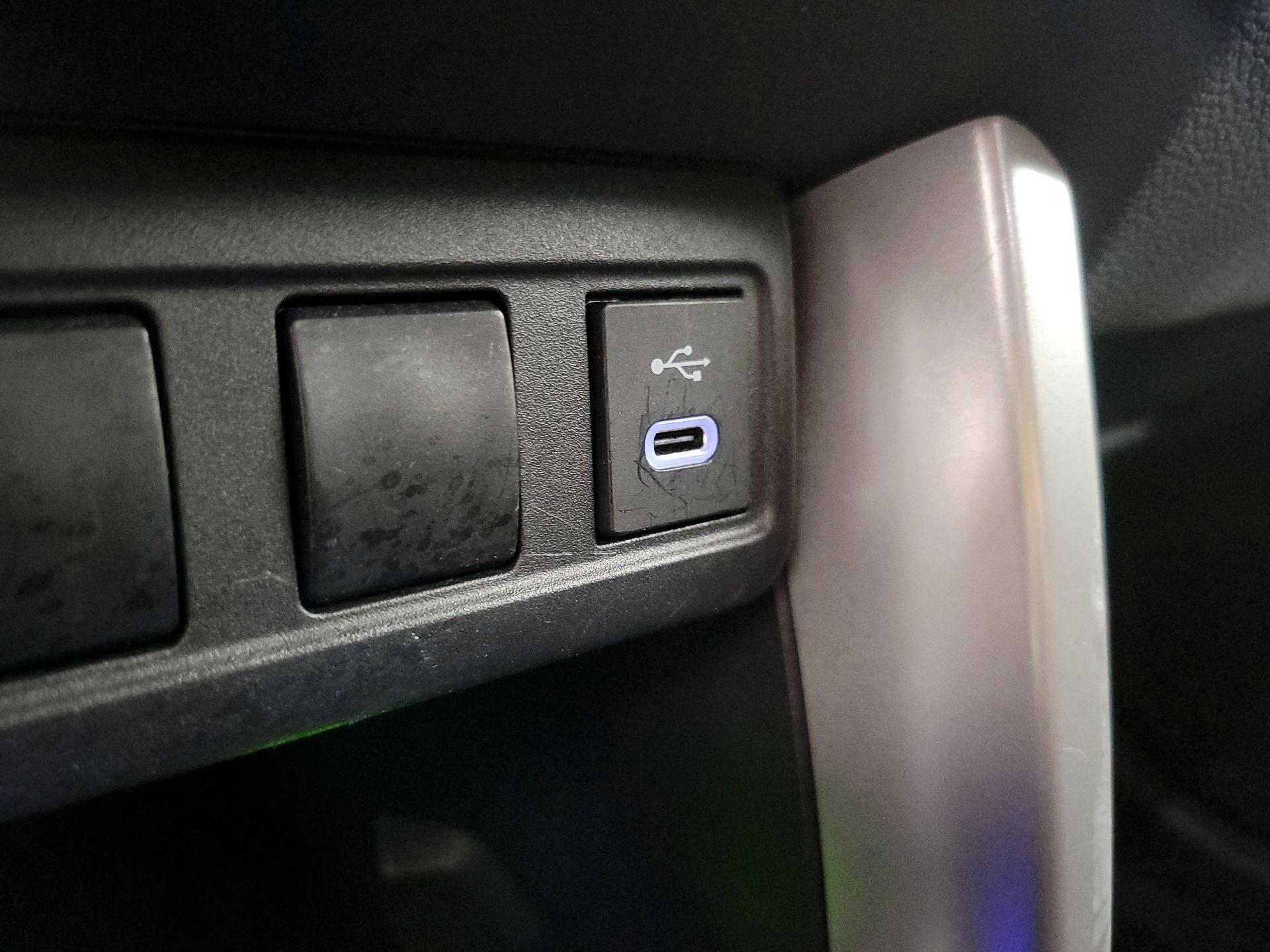 Thumbnail: 2024 Toyota Corolla Cross - 18