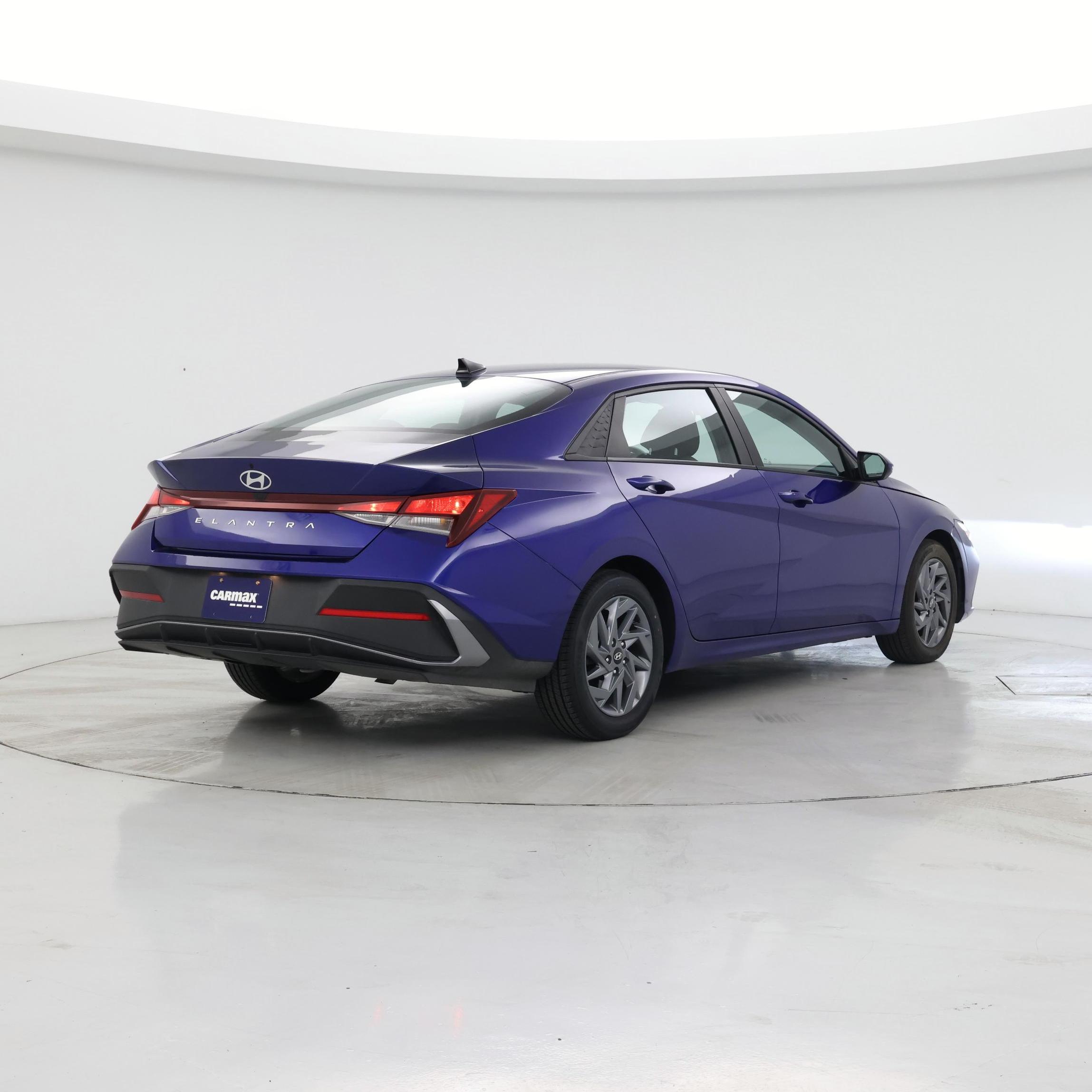 Thumbnail: 2024 Hyundai Elantra - 8