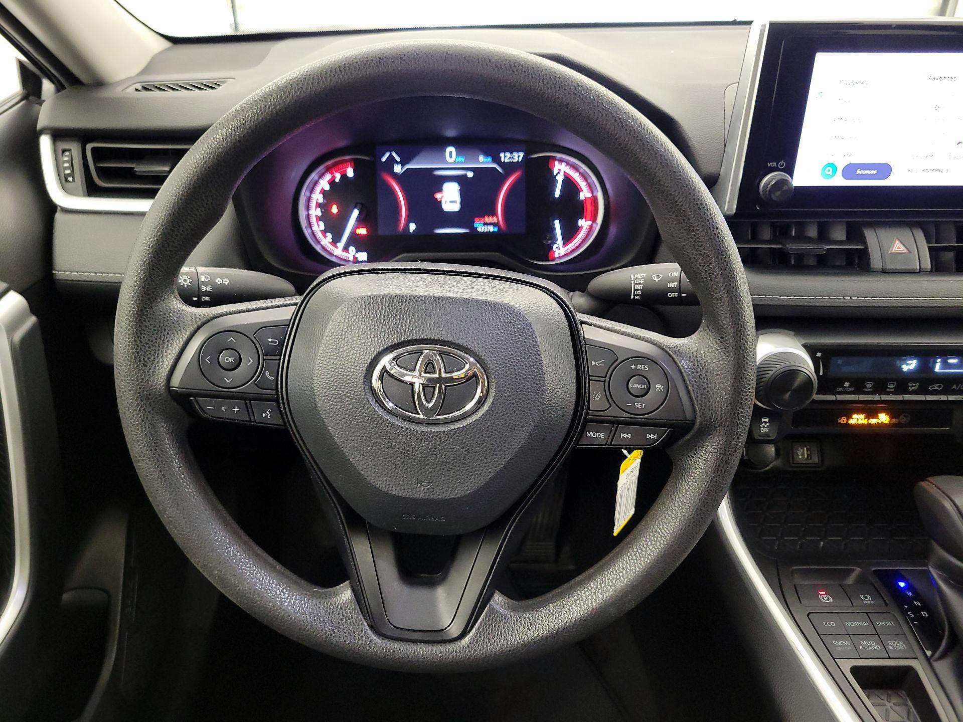 Thumbnail: 2023 Toyota RAV4 - 10