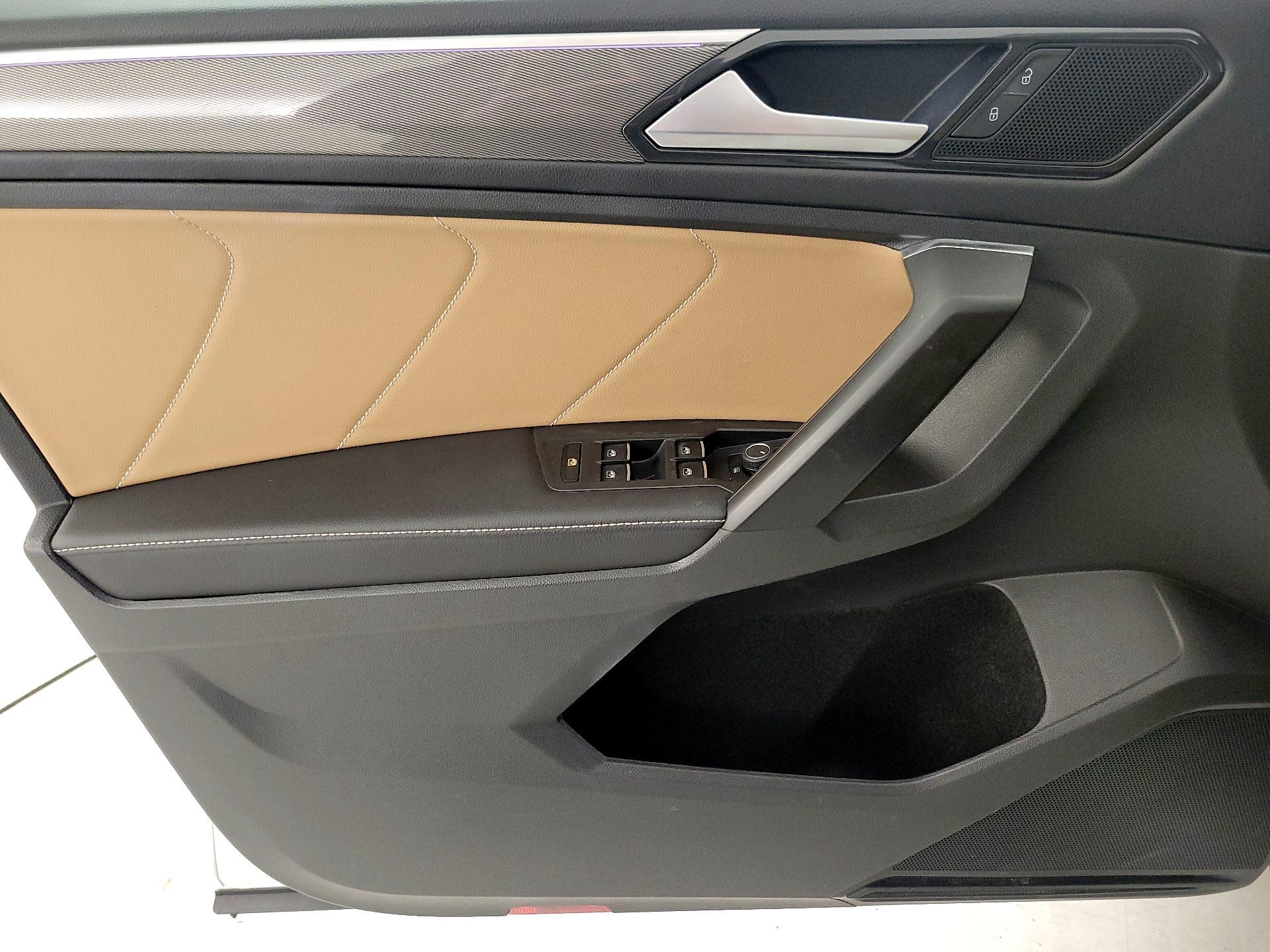 Thumbnail: 2023 Volkswagen Tiguan - 12